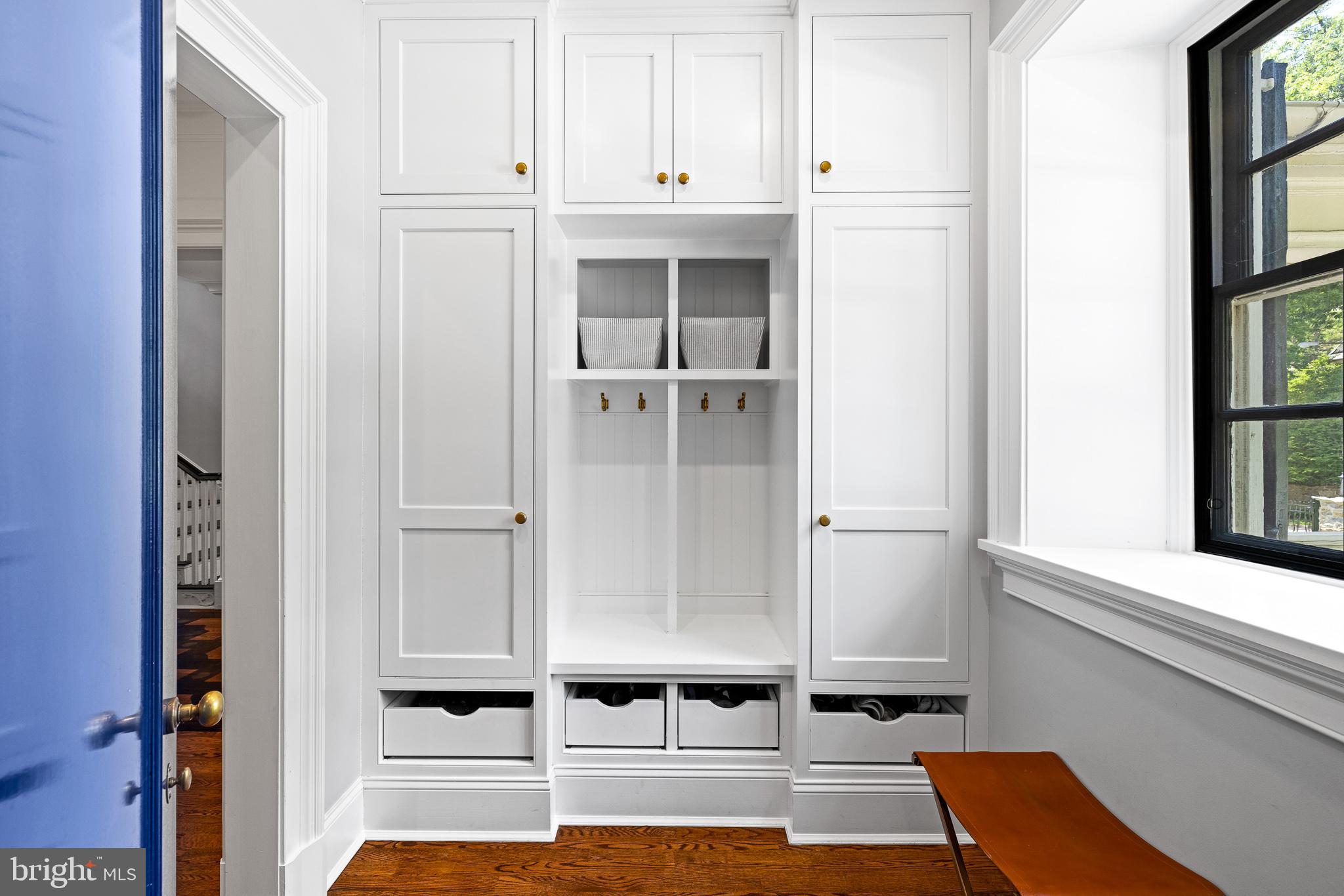 CHESTNUT HILL - Residential