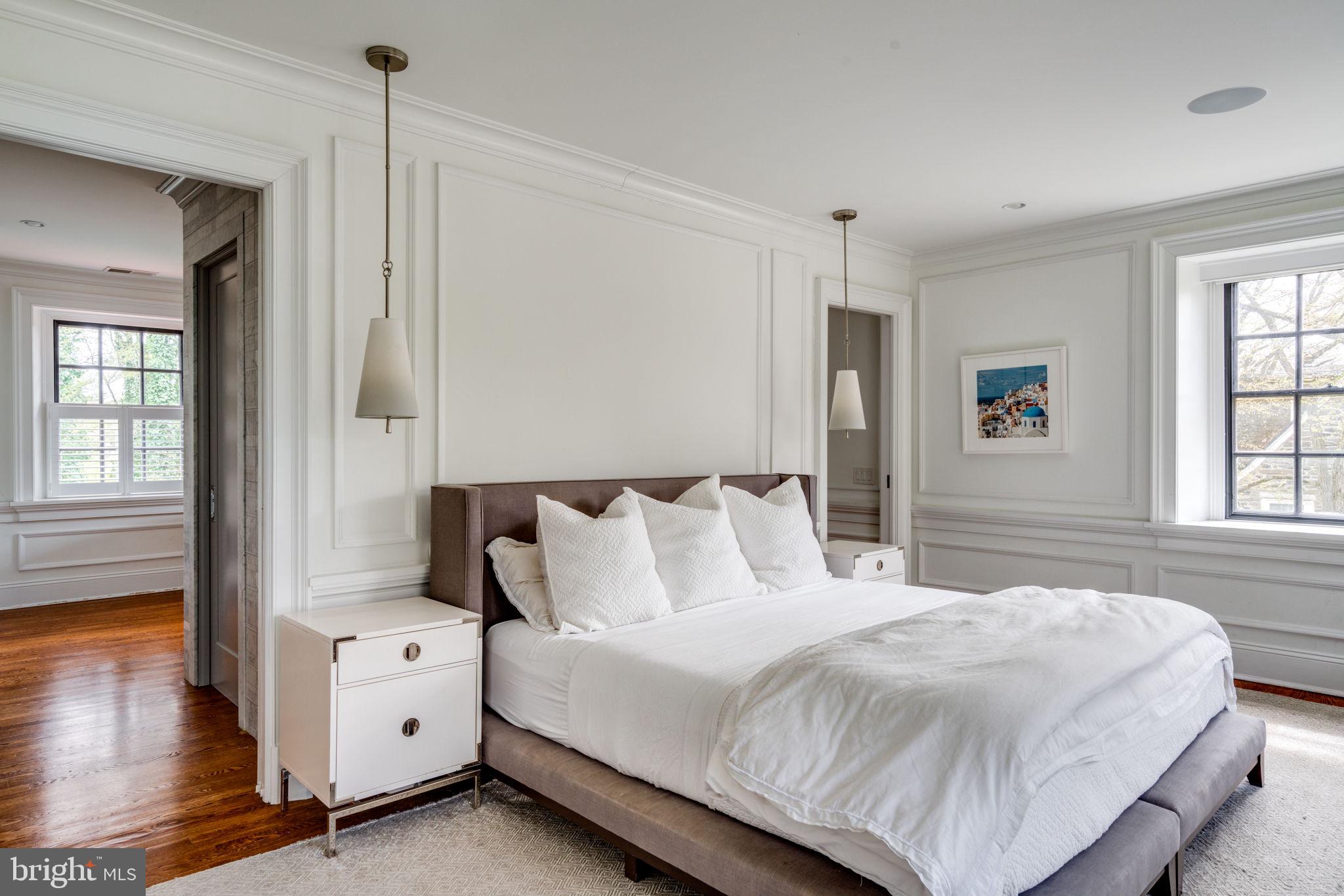 CHESTNUT HILL - Residential