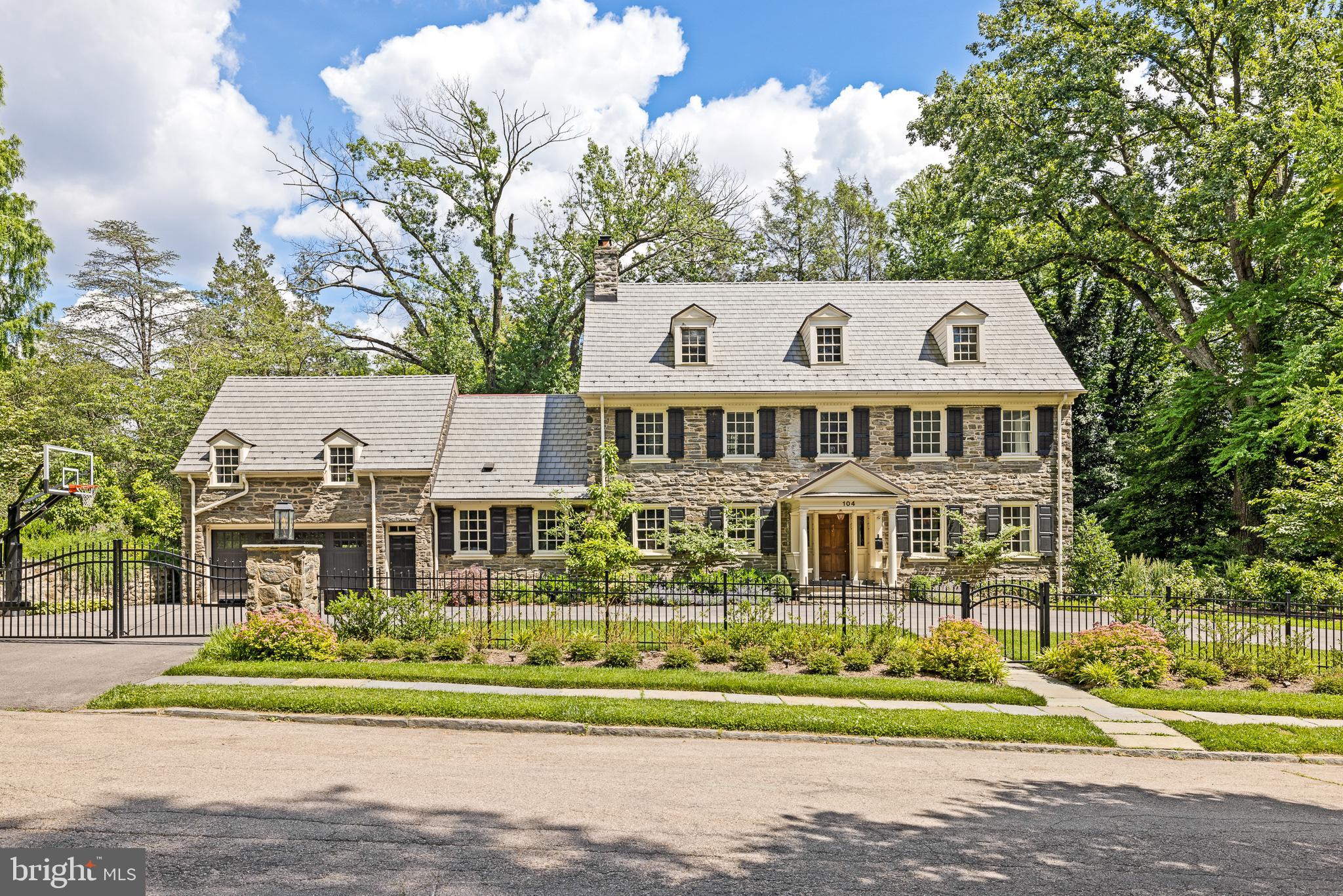 CHESTNUT HILL - Residential