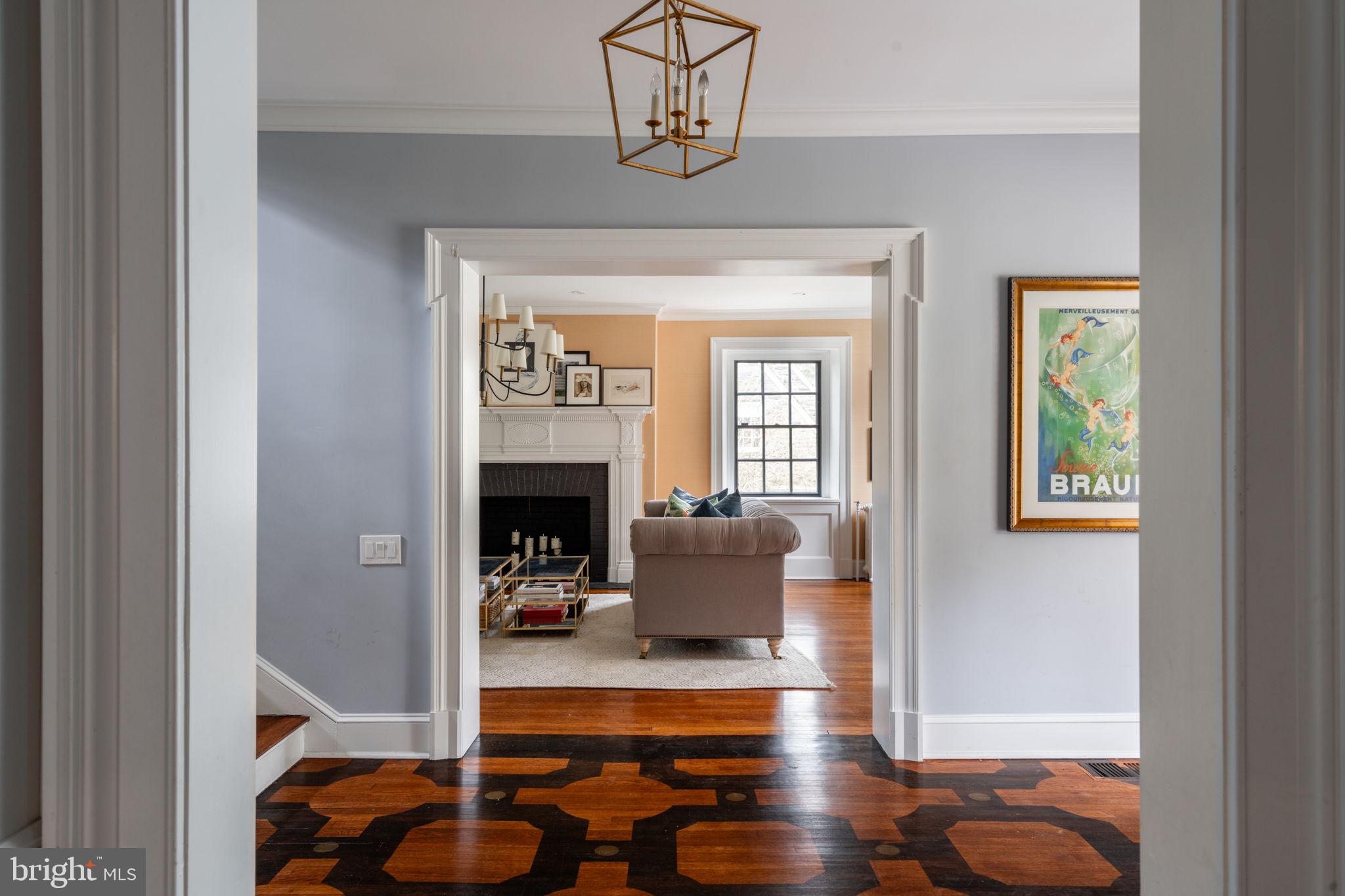 CHESTNUT HILL - Residential