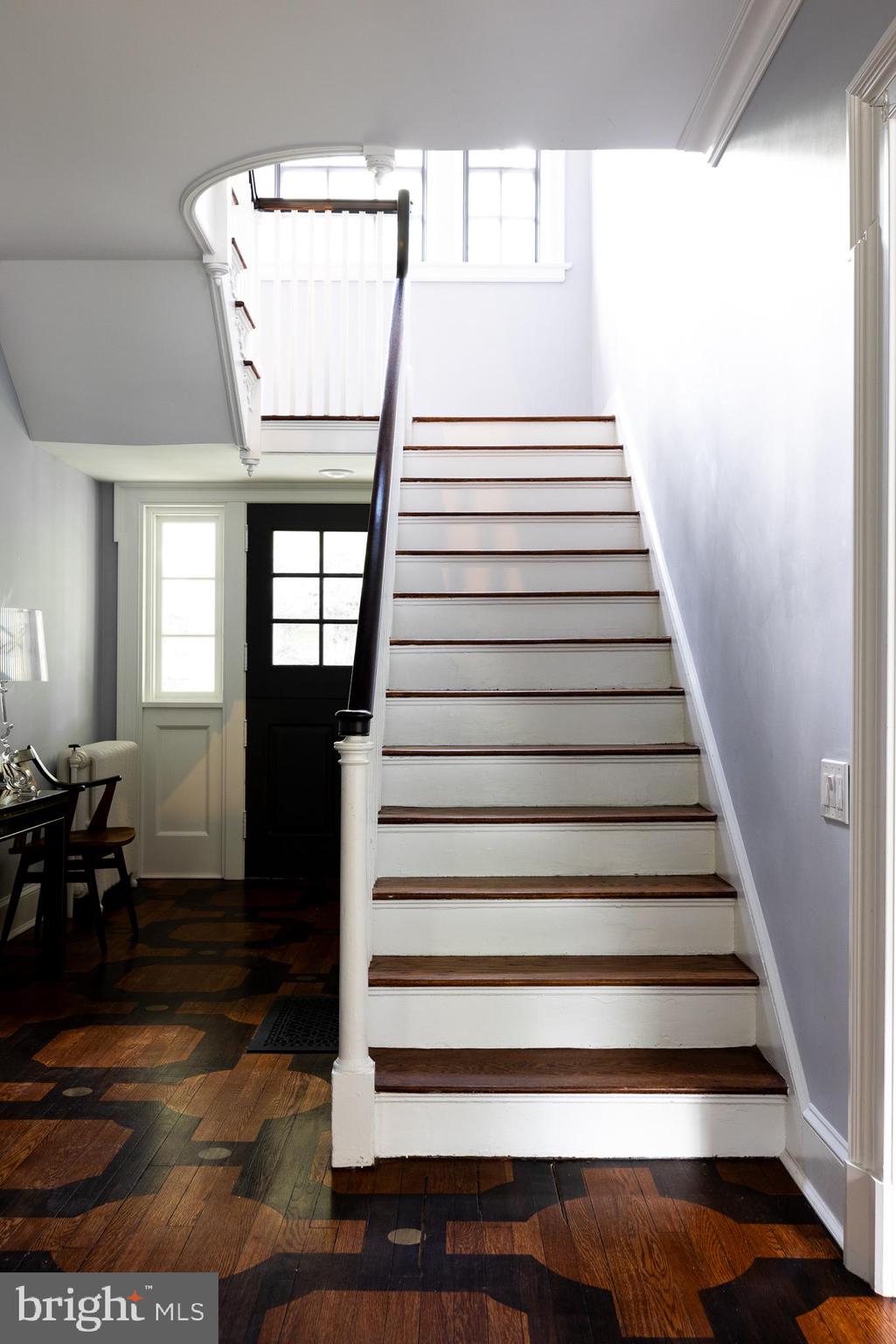 CHESTNUT HILL - Residential