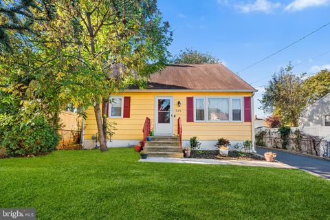 Photo of 221 Hazelhurst Avenue, TRENTON, NJ 08638 (MLS # NJME2066022) Photo of 221 Hazelhurst Avenue, TRENTON, NJ 08638 (MLS # NJME2066022)