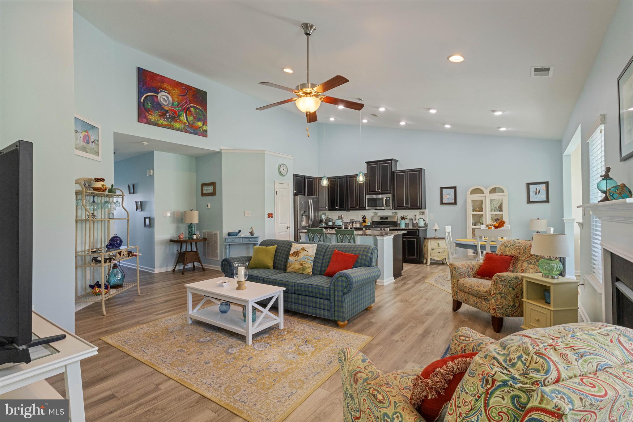 LIGHTHOUSE LAKES - Residential