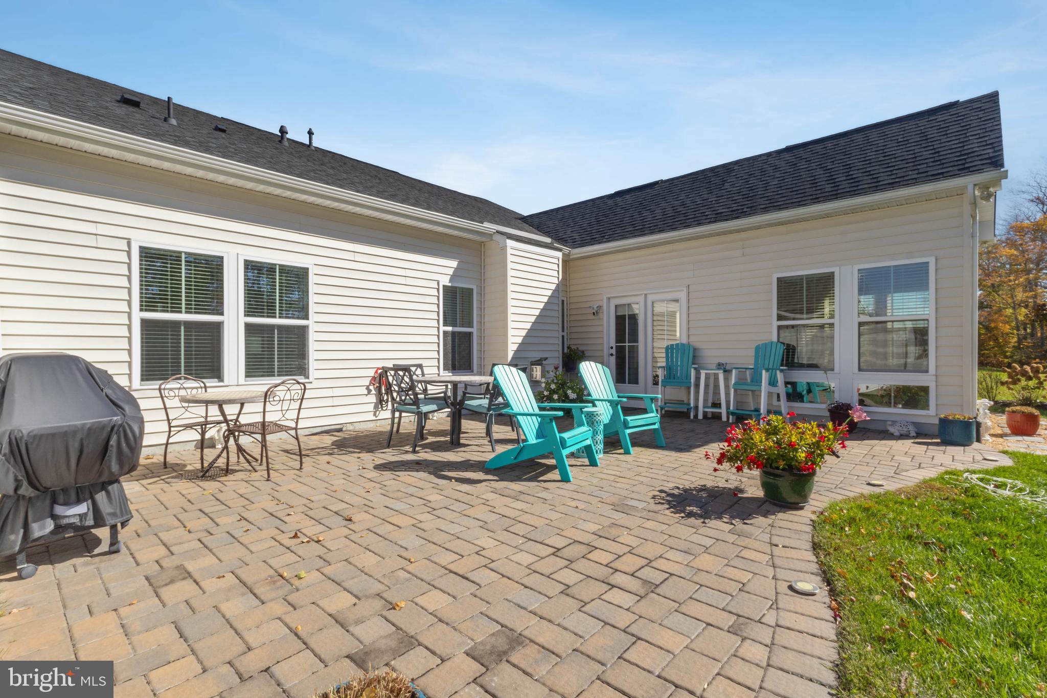 LIGHTHOUSE LAKES - Residential