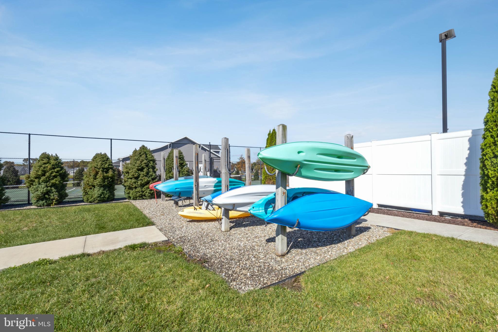 LIGHTHOUSE LAKES - Residential