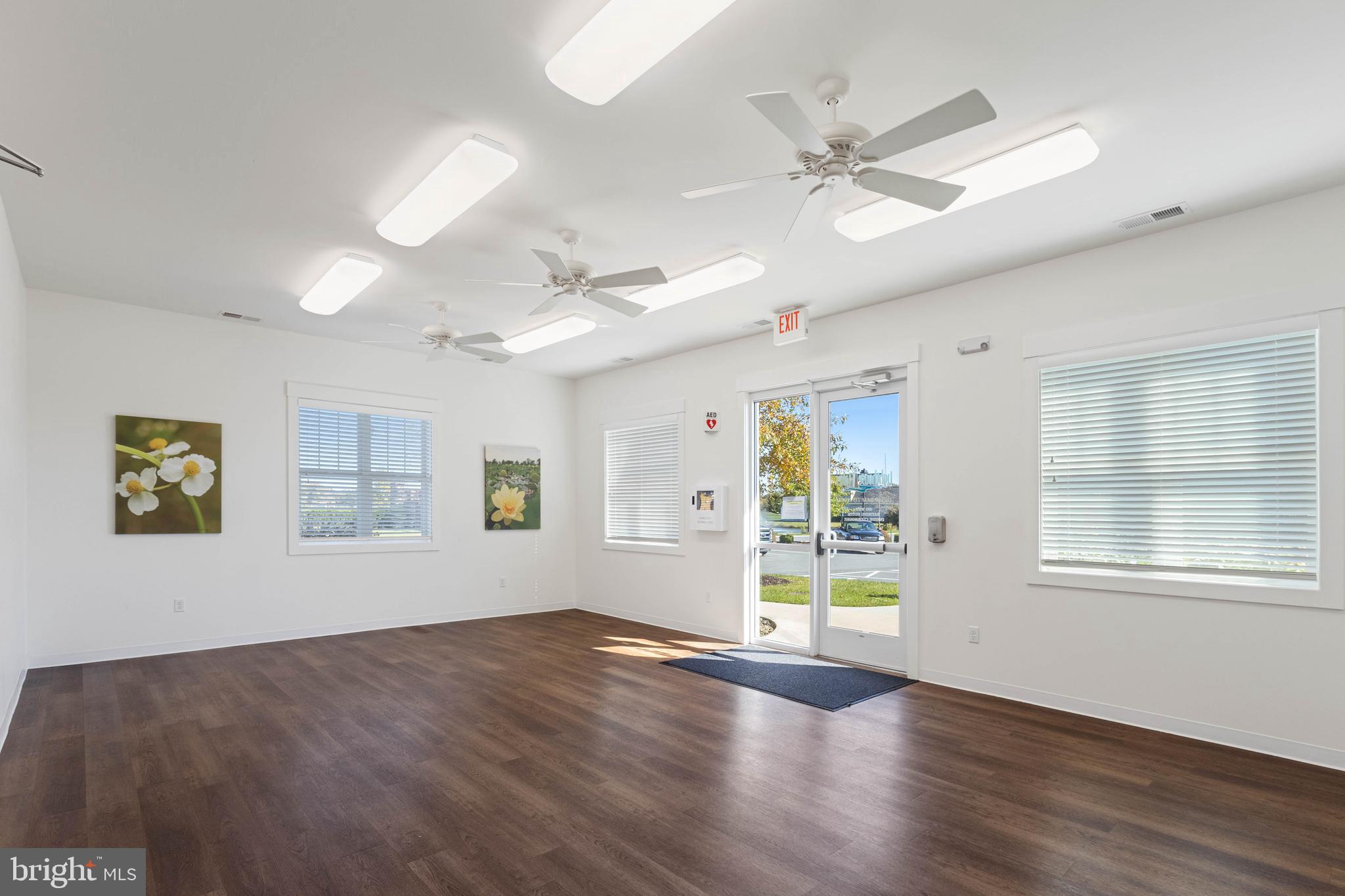 LIGHTHOUSE LAKES - Residential