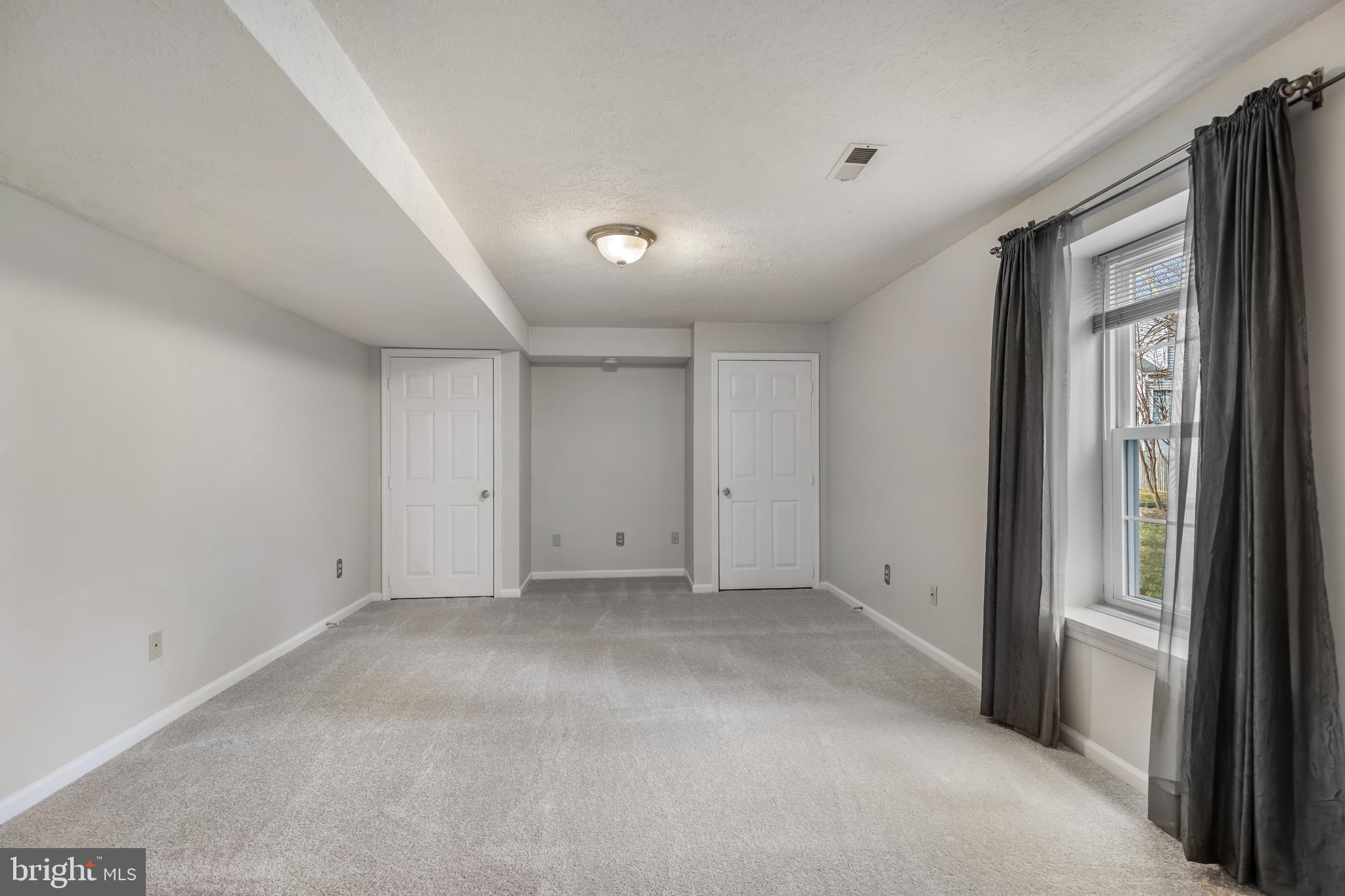 TWIN OAKS FARM - Residential