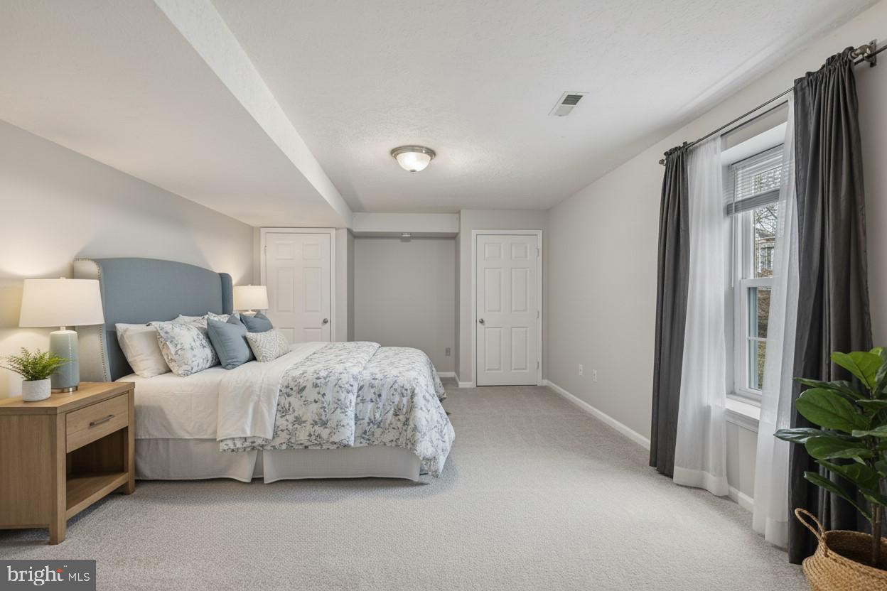 TWIN OAKS FARM - Residential