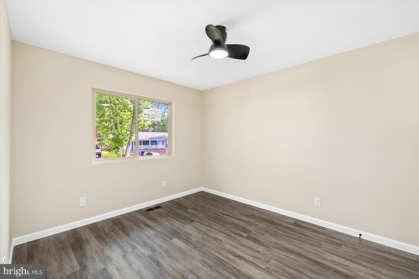 STONEYBROOKE - Residential