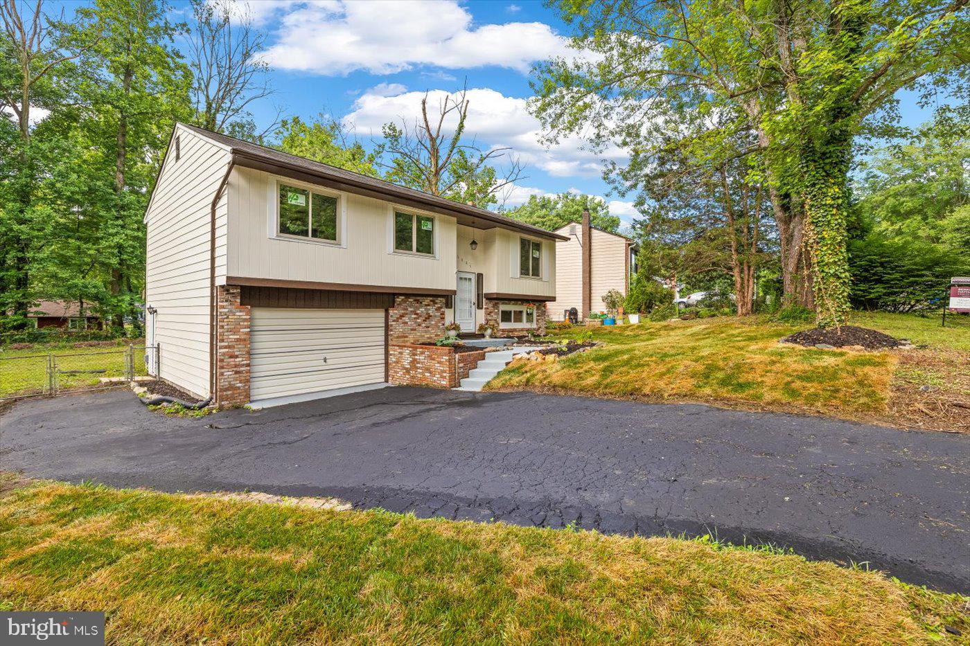 STONEYBROOKE - Residential