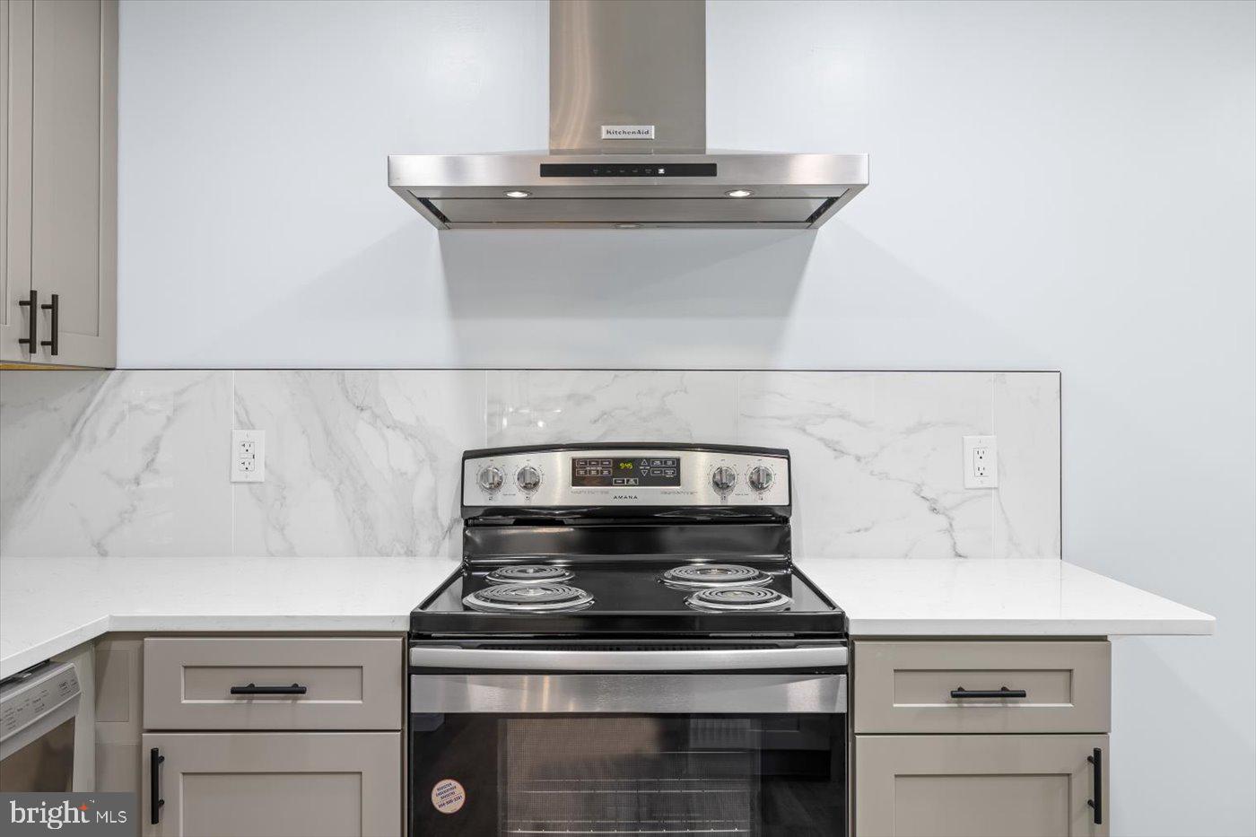 STONEYBROOKE - Residential