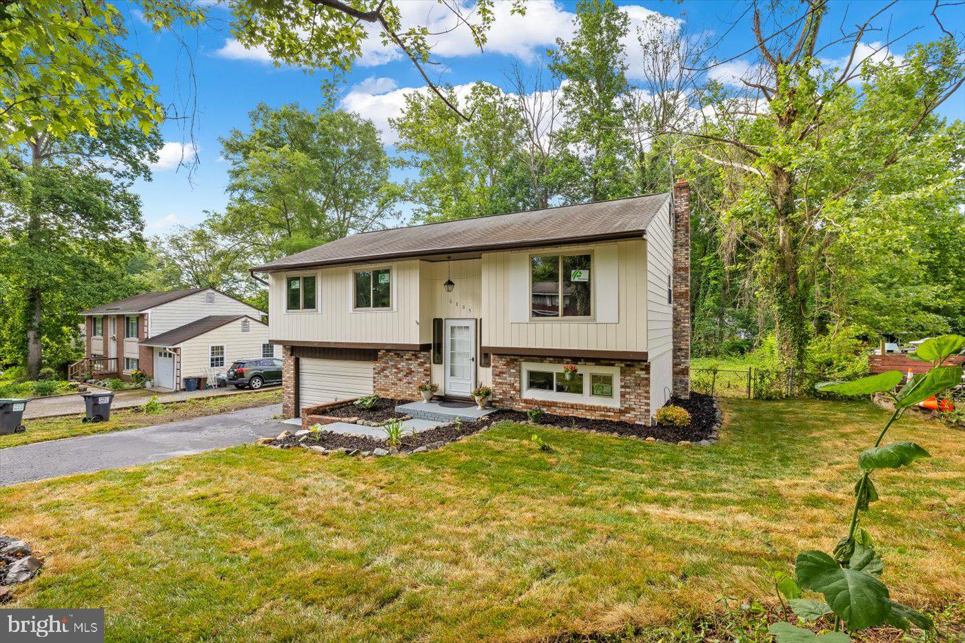 STONEYBROOKE - Residential