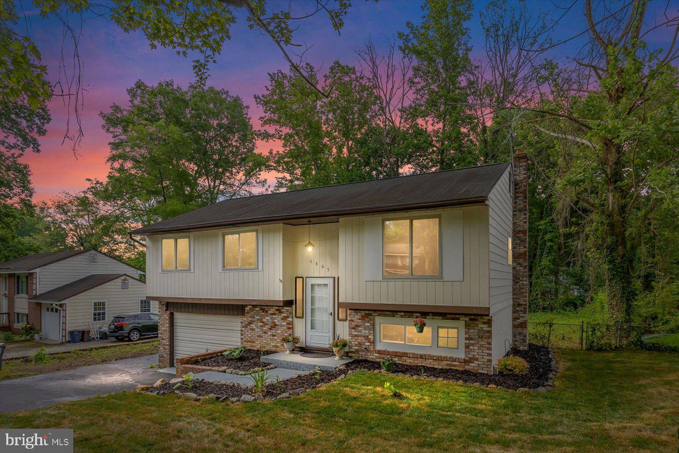 STONEYBROOKE - Residential