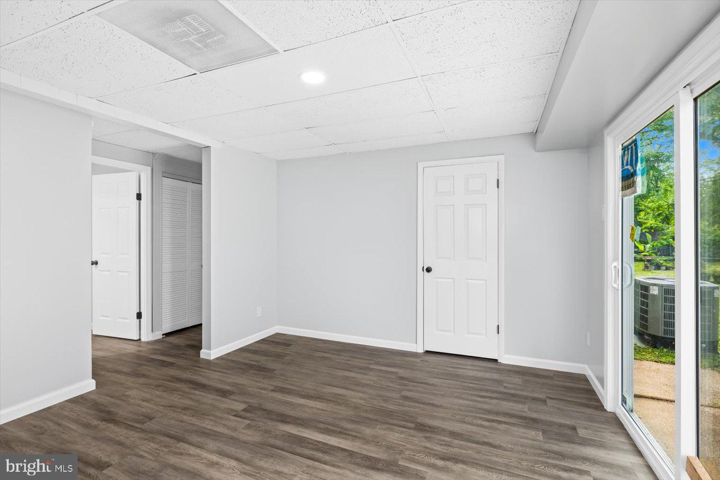 STONEYBROOKE - Residential