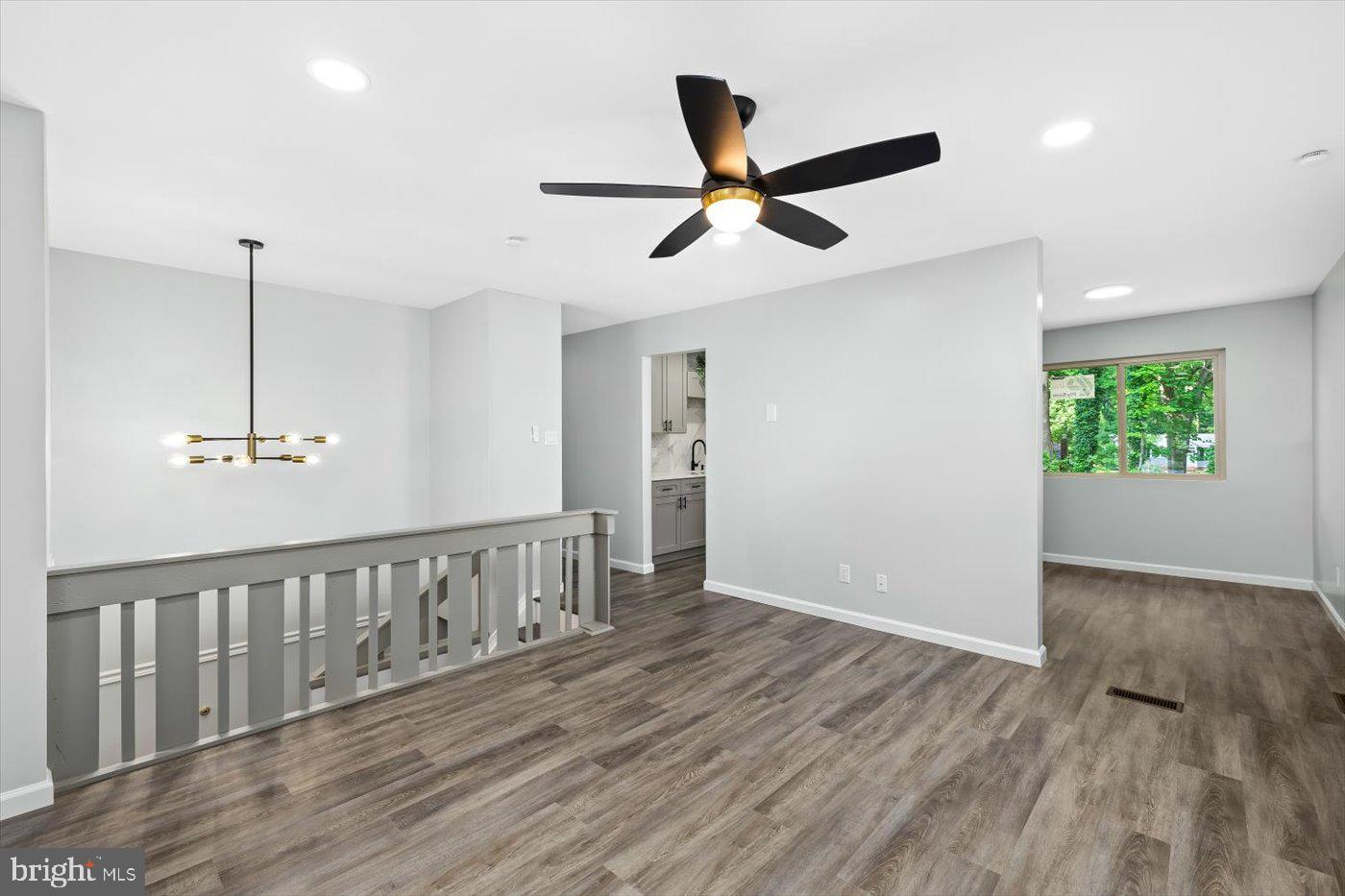 STONEYBROOKE - Residential