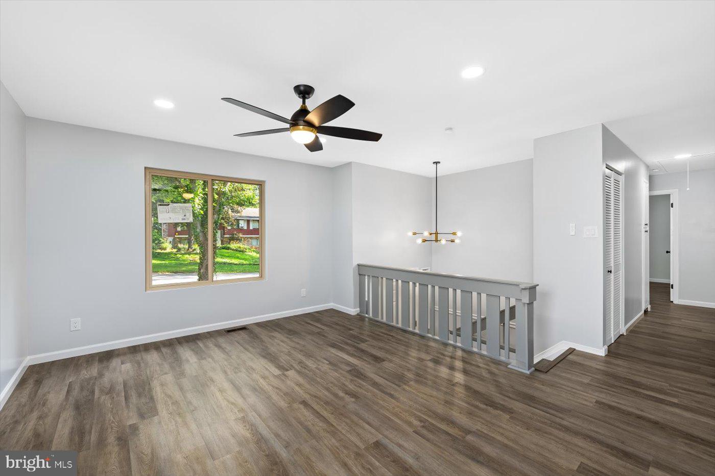 STONEYBROOKE - Residential