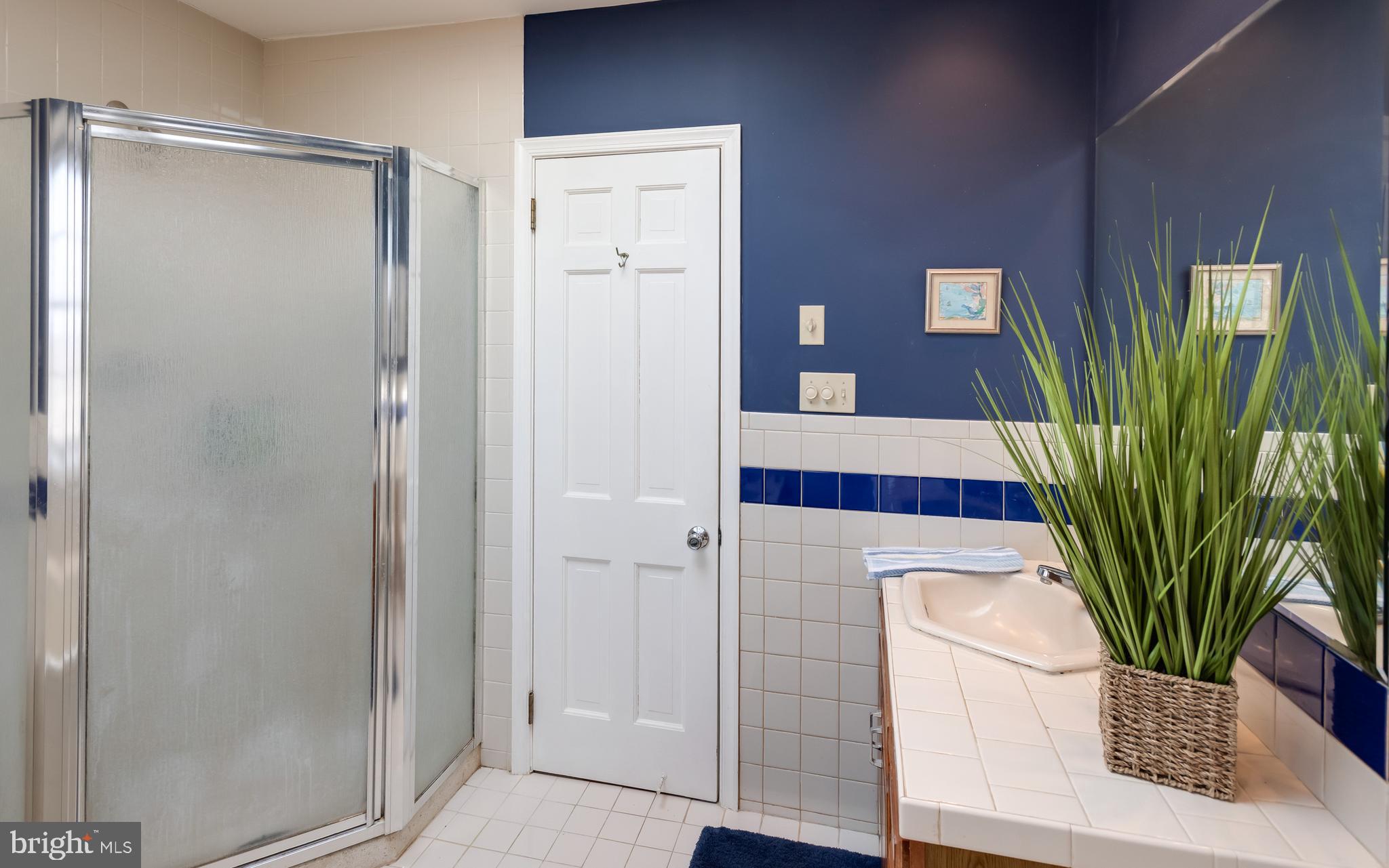 FOUR OAKS FARM - Residential