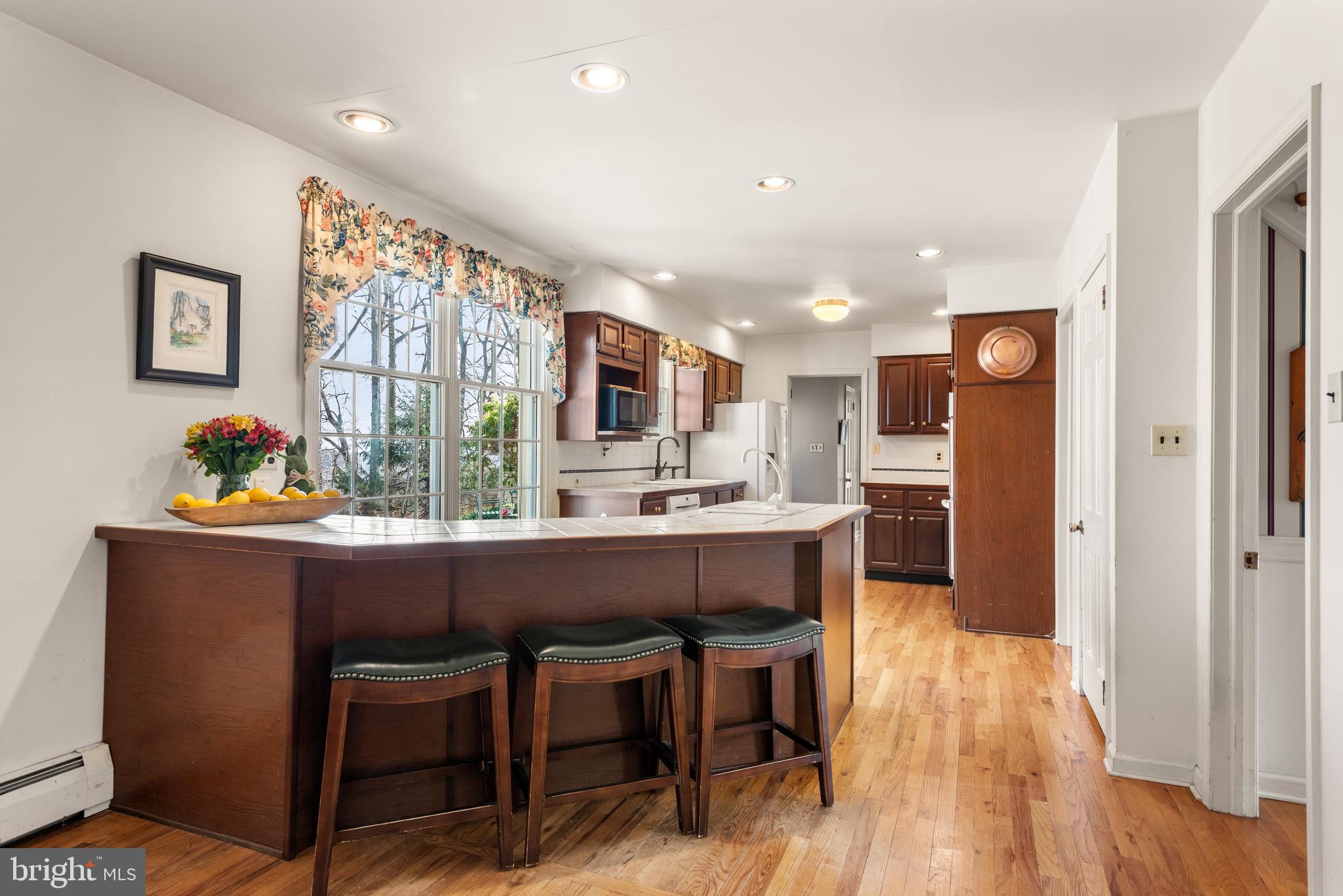 FOUR OAKS FARM - Residential