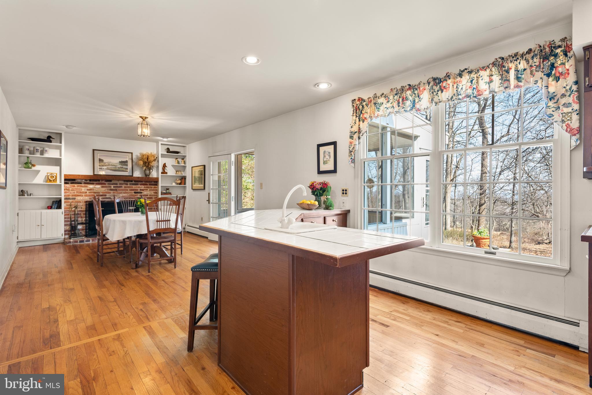 FOUR OAKS FARM - Residential