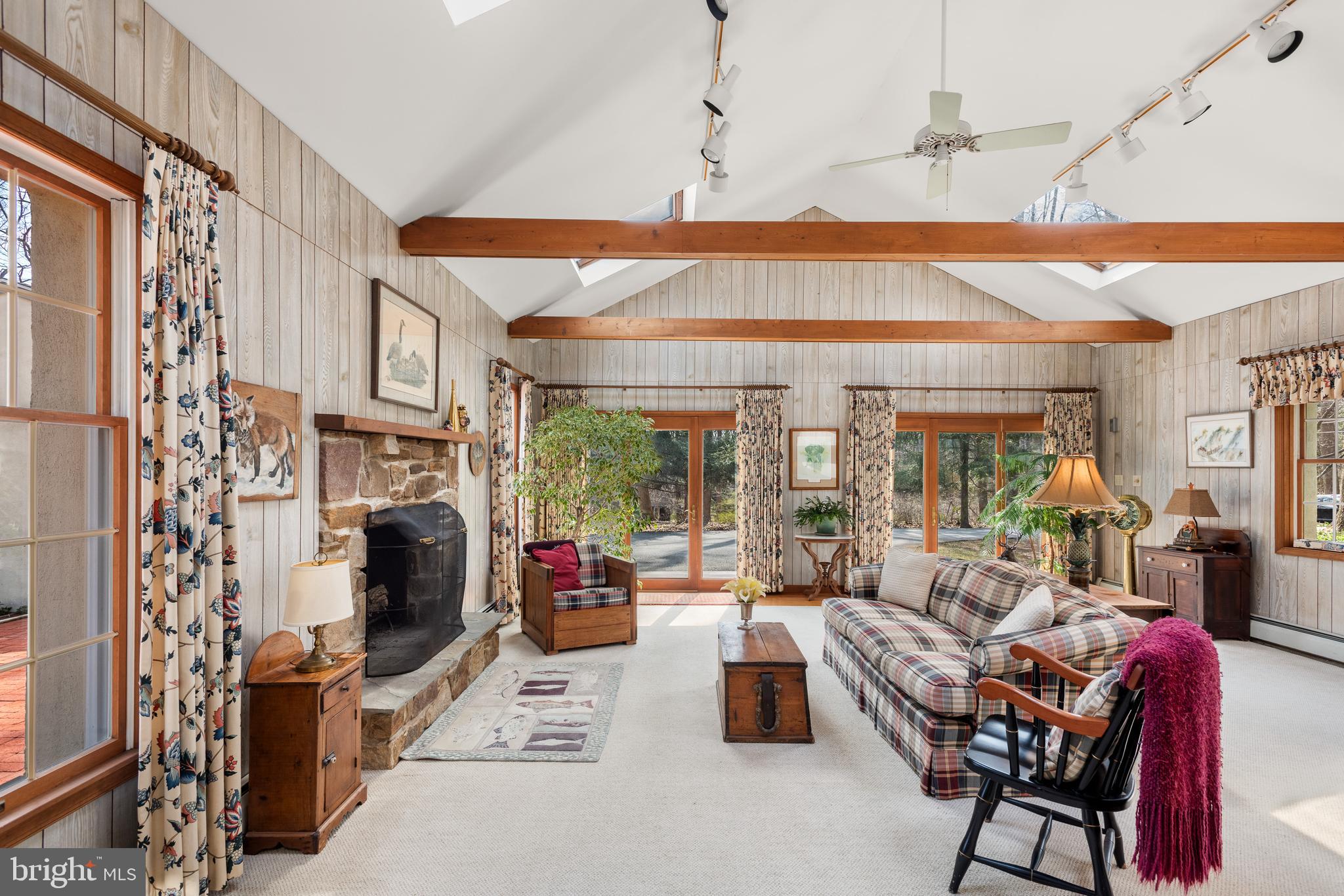 FOUR OAKS FARM - Residential