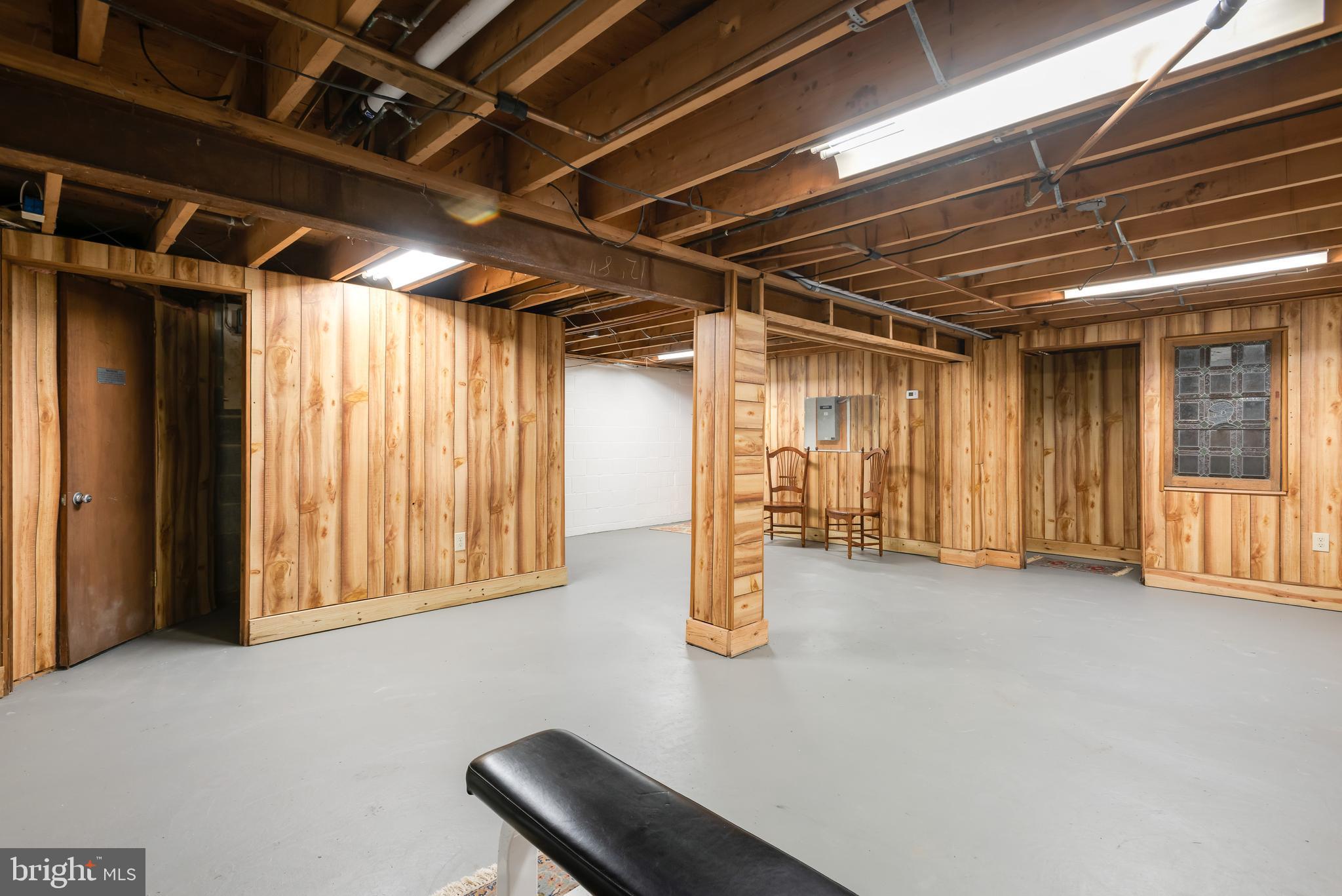 FOUR OAKS FARM - Residential