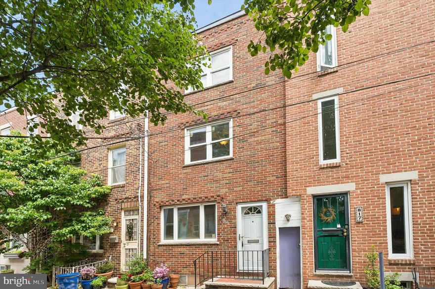 Welcome to this Bella Vista townhouse set on a quiet block in a convenient city location. The first floor offers a spacious open living room with wood flooring, recessed lighting, fresh paint, and an easy flow into the kitchen featuring ample cabinetry, stainless steel appliances, gas cooking, and generous counter space. The second floor includes a large bedroom, full bathroom, laundry room, and a separate dressing room for added storage and flexibility. The third floor features another large bedroom with a convenient half bathroom. Additional highlights include central air, wood flooring throughout, freshly painted interiors, and a functional layout with great natural light. A solid opportunity in one of Philadelphia’s most desirable and accessible neighborhoods.
