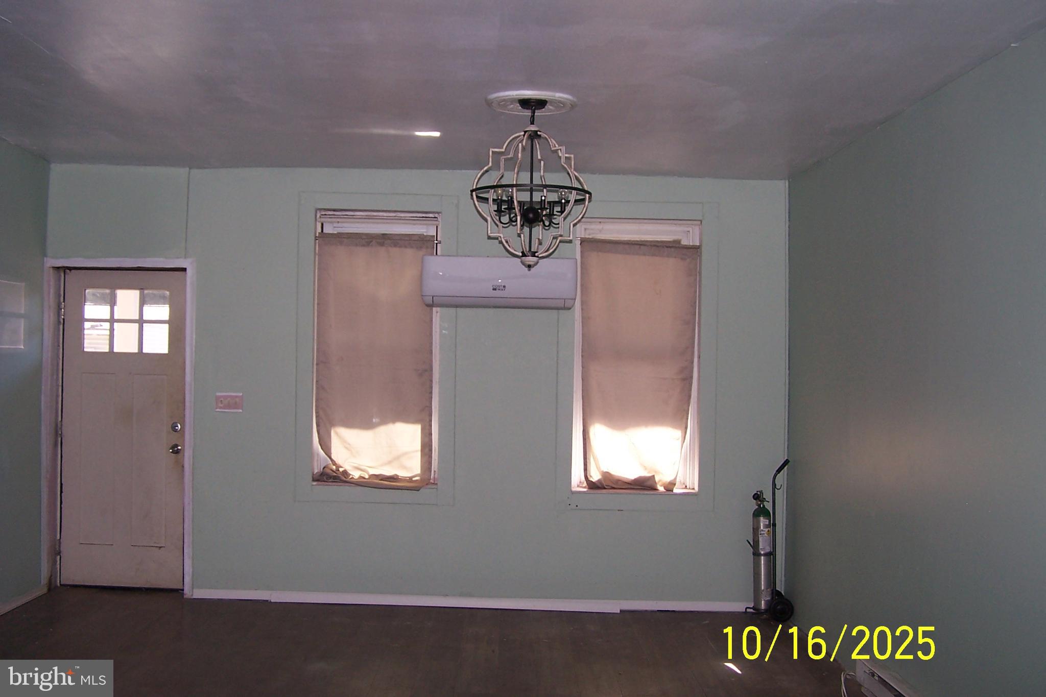 215 E ELM STREET