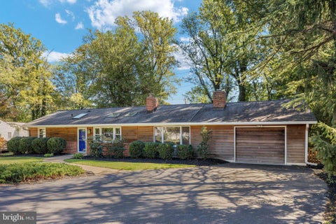 Photo of 7811 Marthas Lane, FALLS CHURCH, VA 22043 (MLS # VAFX2343522)