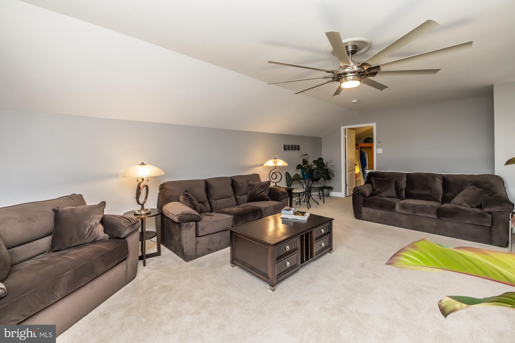 VILLAGES AT HILLVIEW - Residential