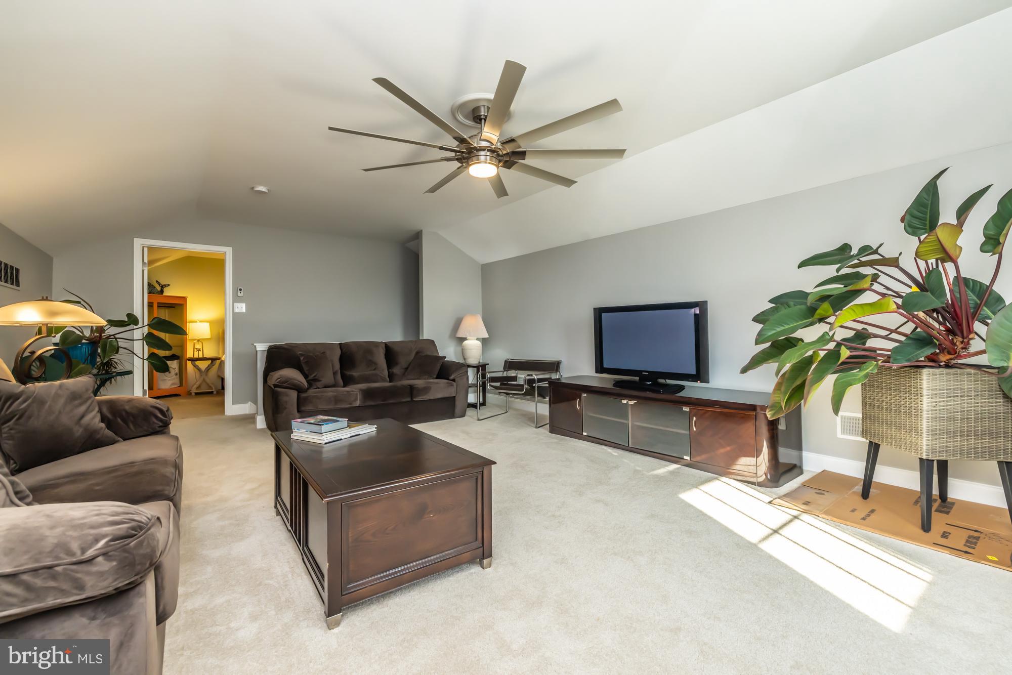 VILLAGES AT HILLVIEW - Residential