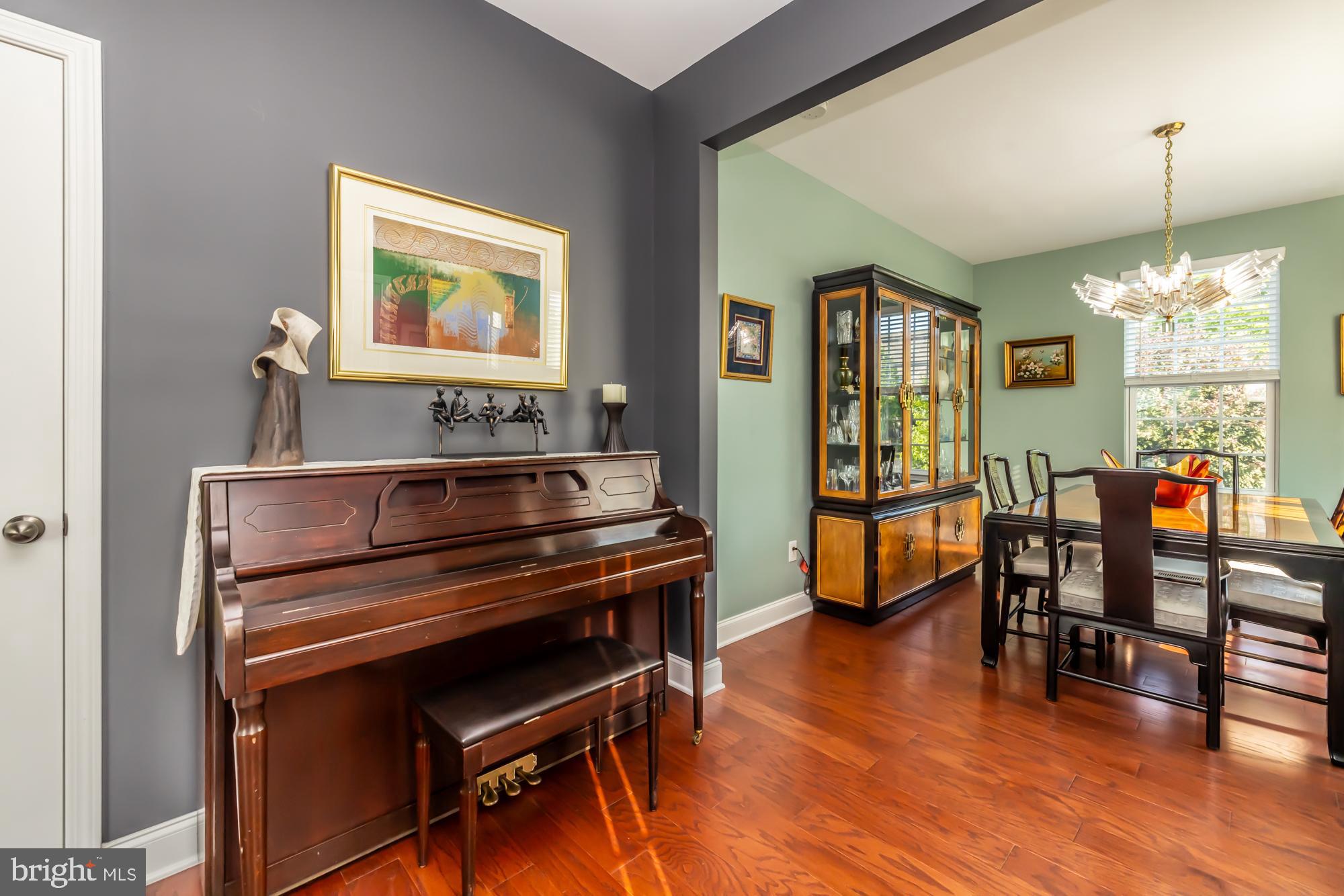 VILLAGES AT HILLVIEW - Residential