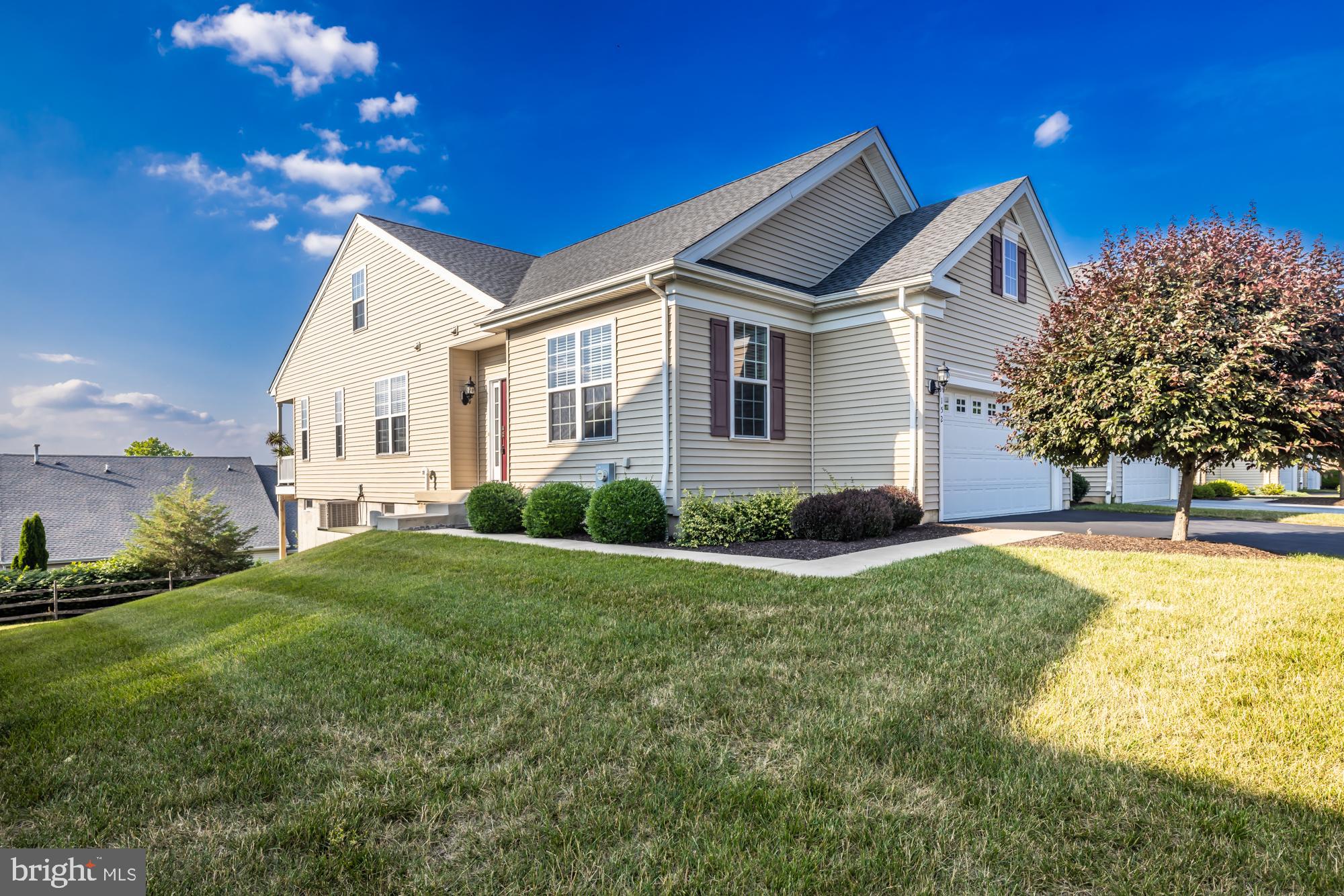 VILLAGES AT HILLVIEW - Residential