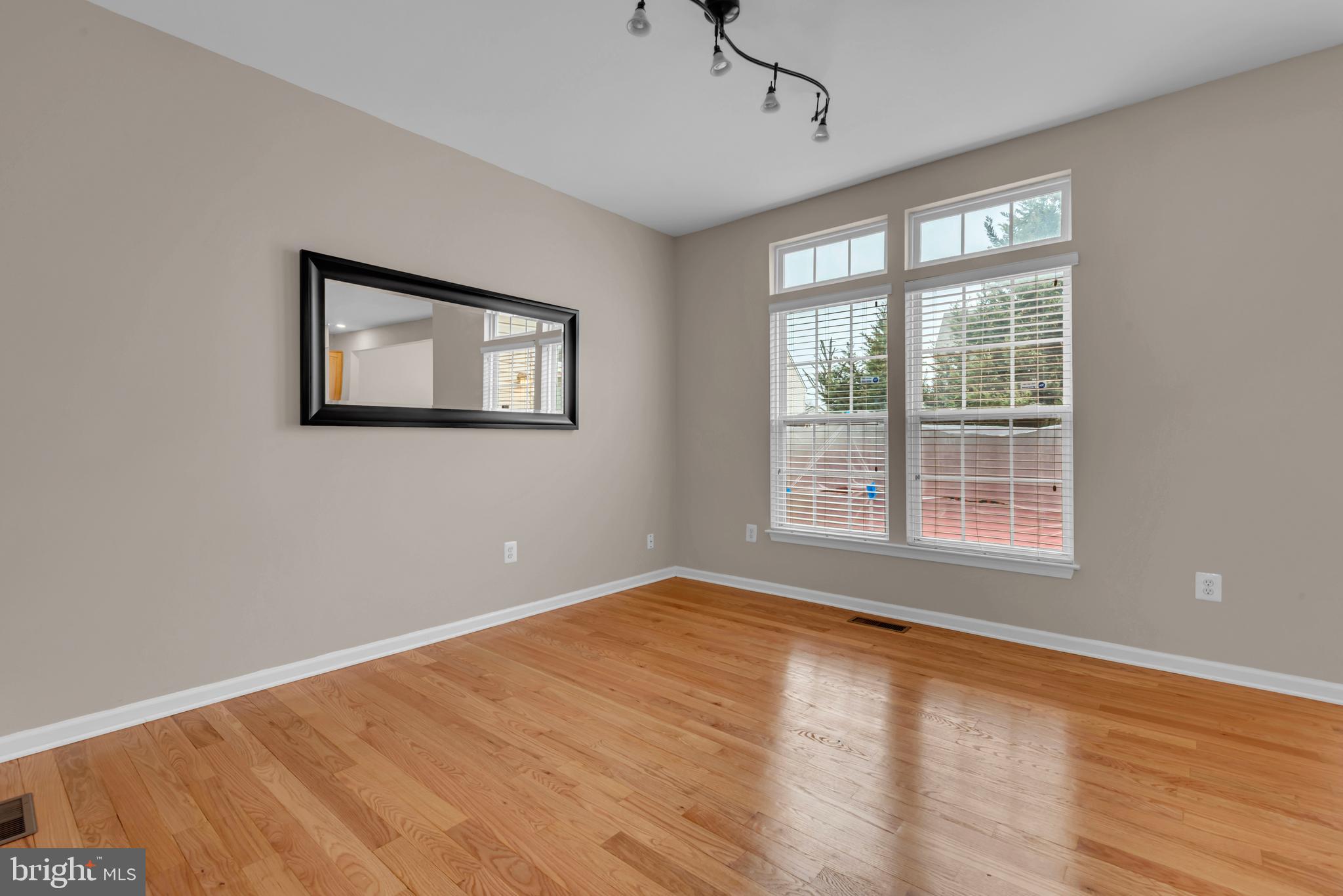 STOCKBRIDGE OVERLOOK - Residential