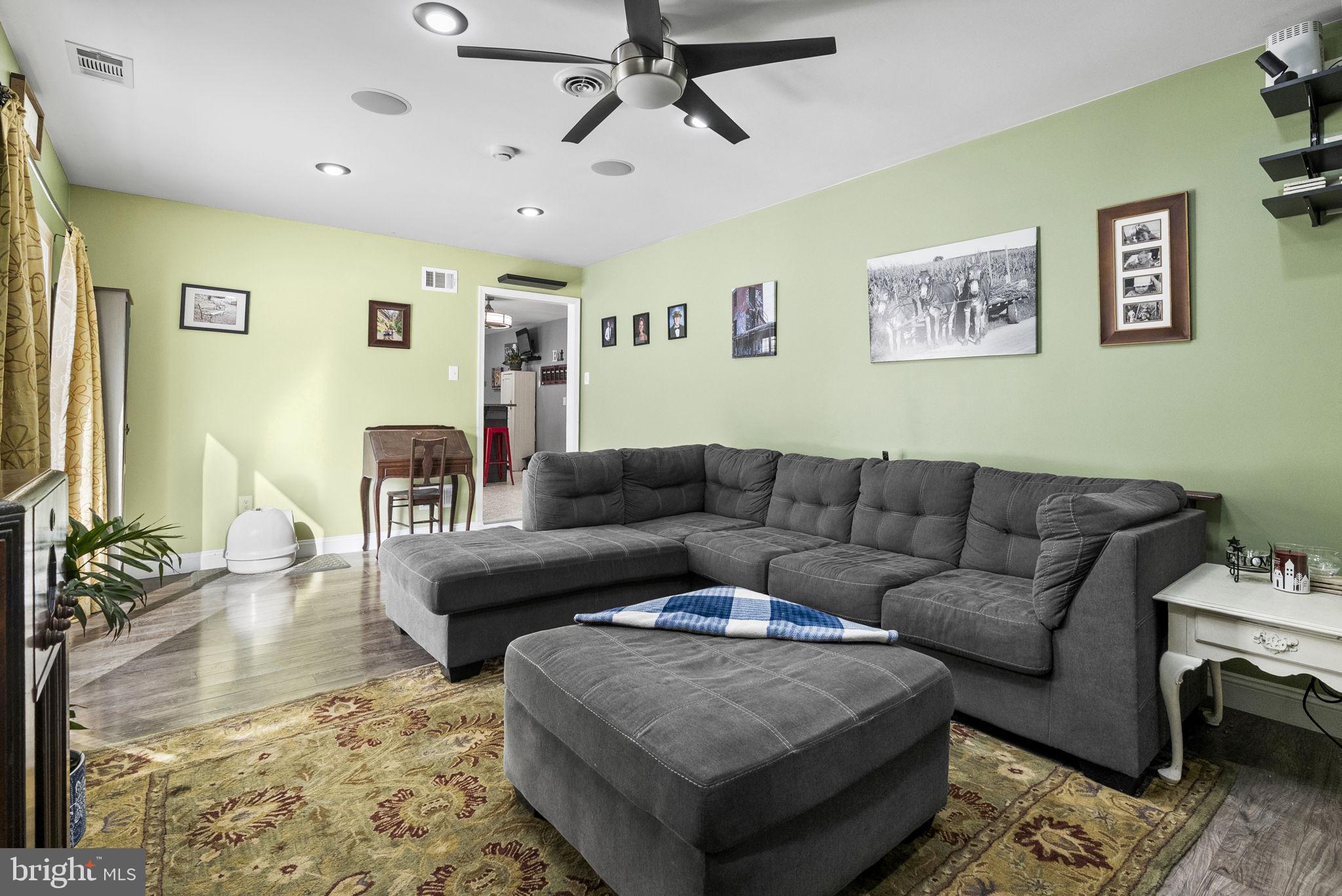 CROSS KEYS - Residential