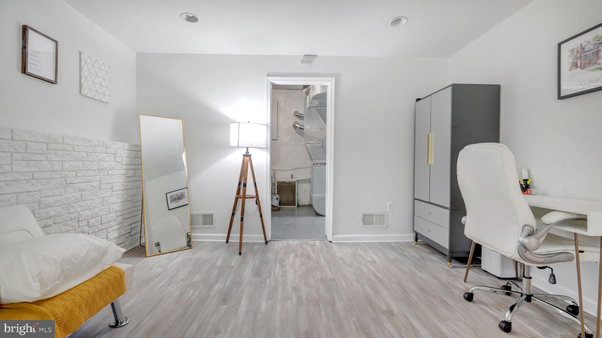 NORTH ENGLEWOOD - Residential Lease