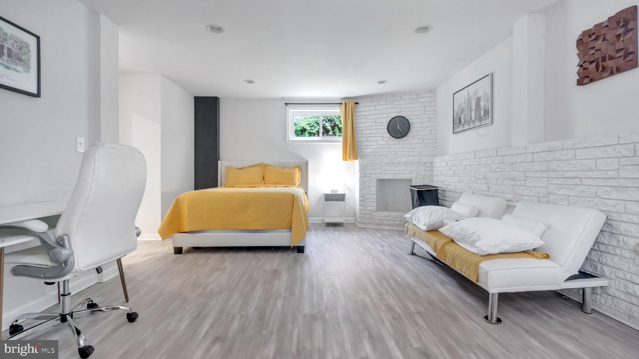 NORTH ENGLEWOOD - Residential Lease