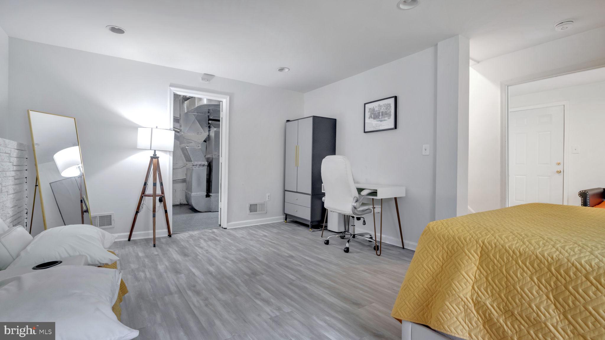 NORTH ENGLEWOOD - Residential Lease