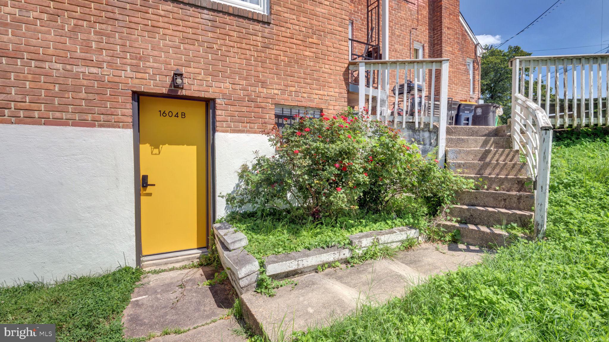 NORTH ENGLEWOOD - Residential Lease