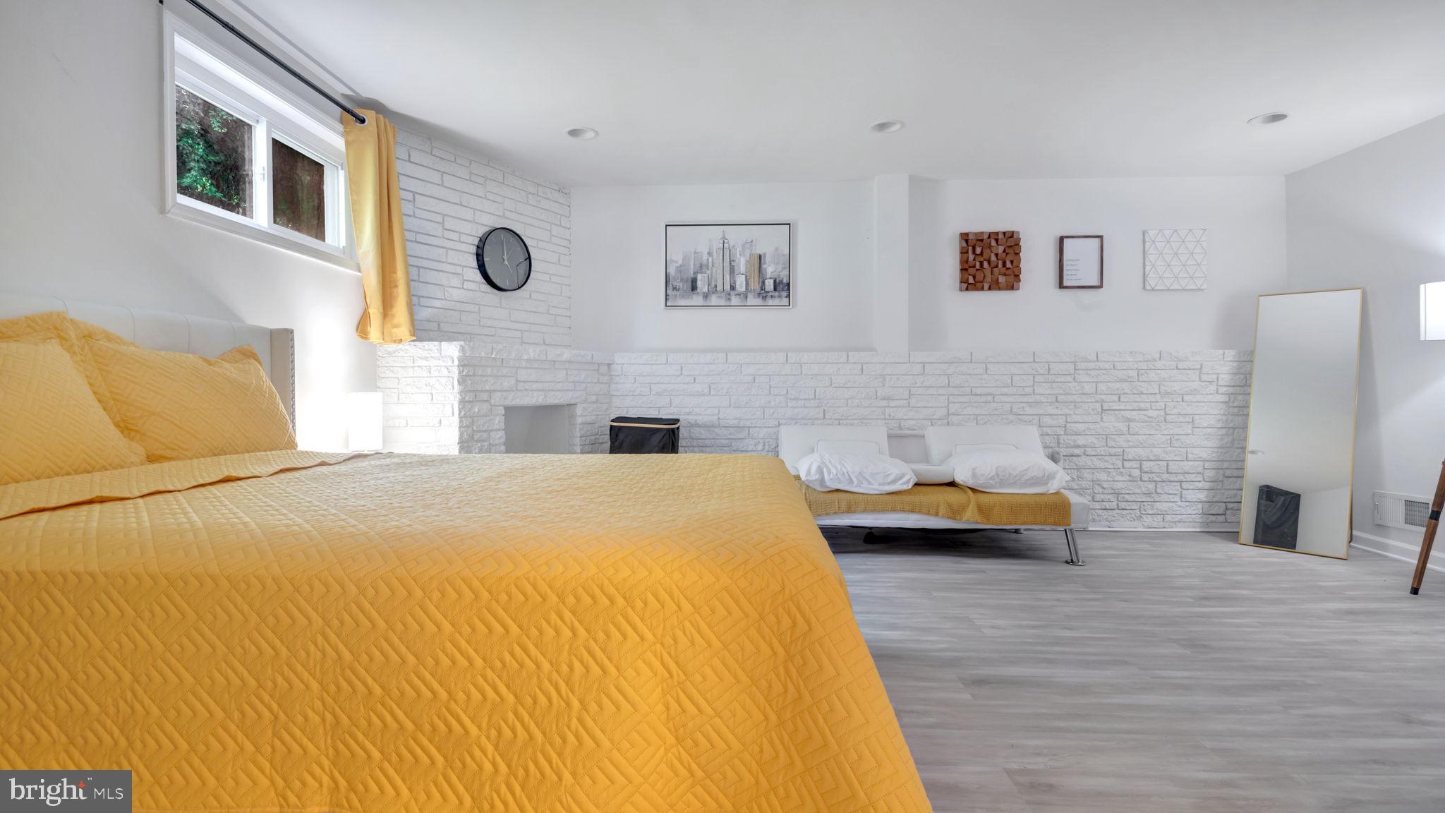 NORTH ENGLEWOOD - Residential Lease