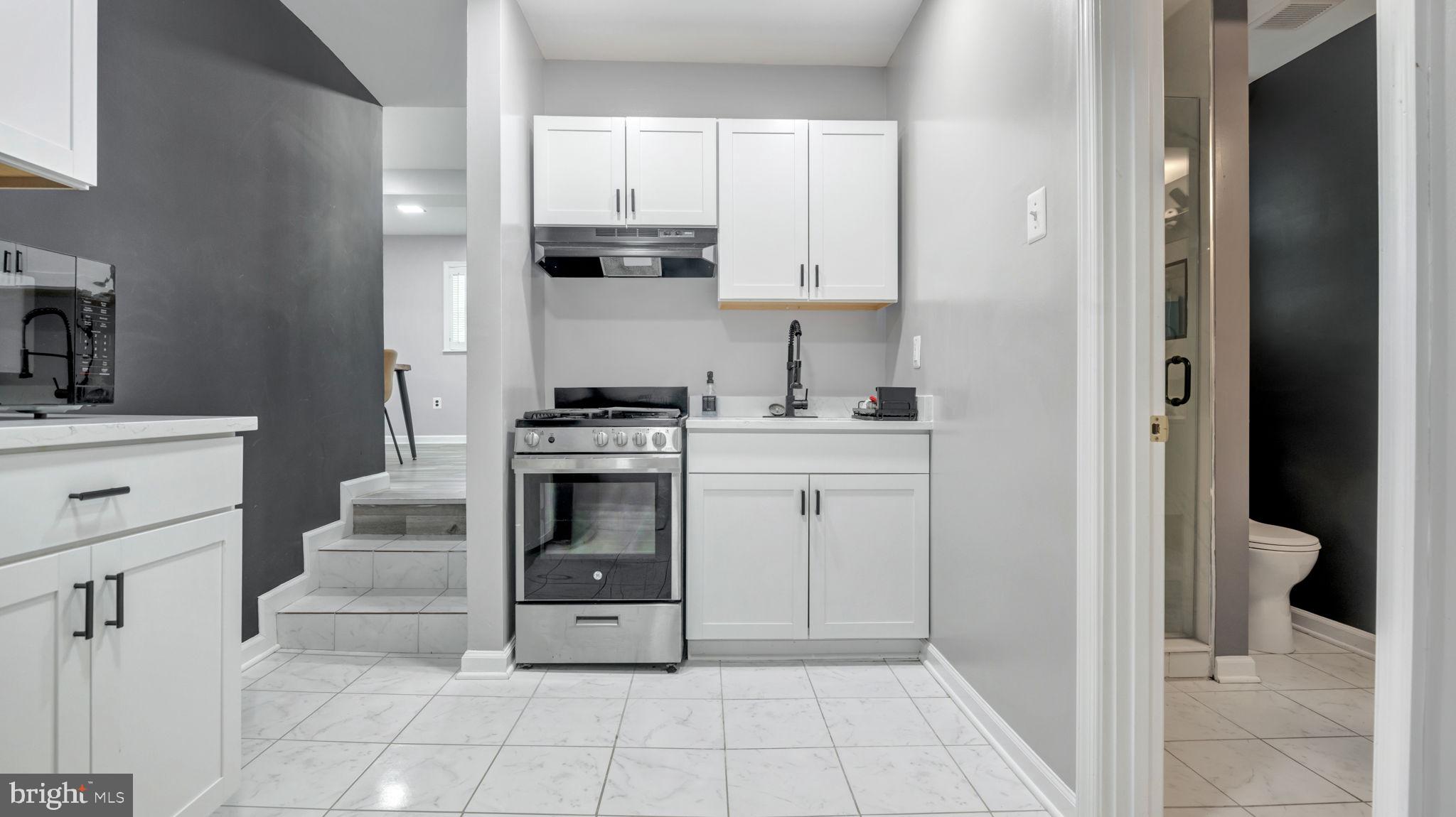 NORTH ENGLEWOOD - Residential Lease