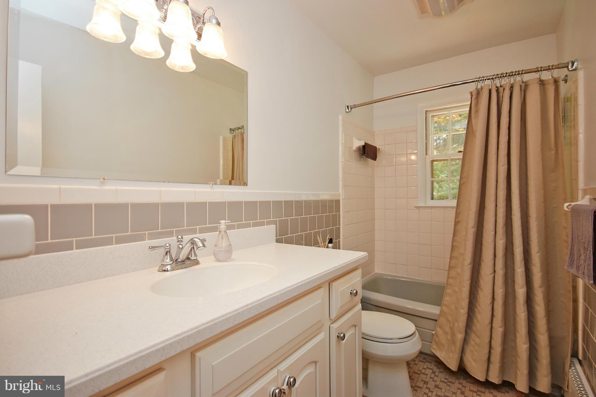 RIVERCREST - Residential