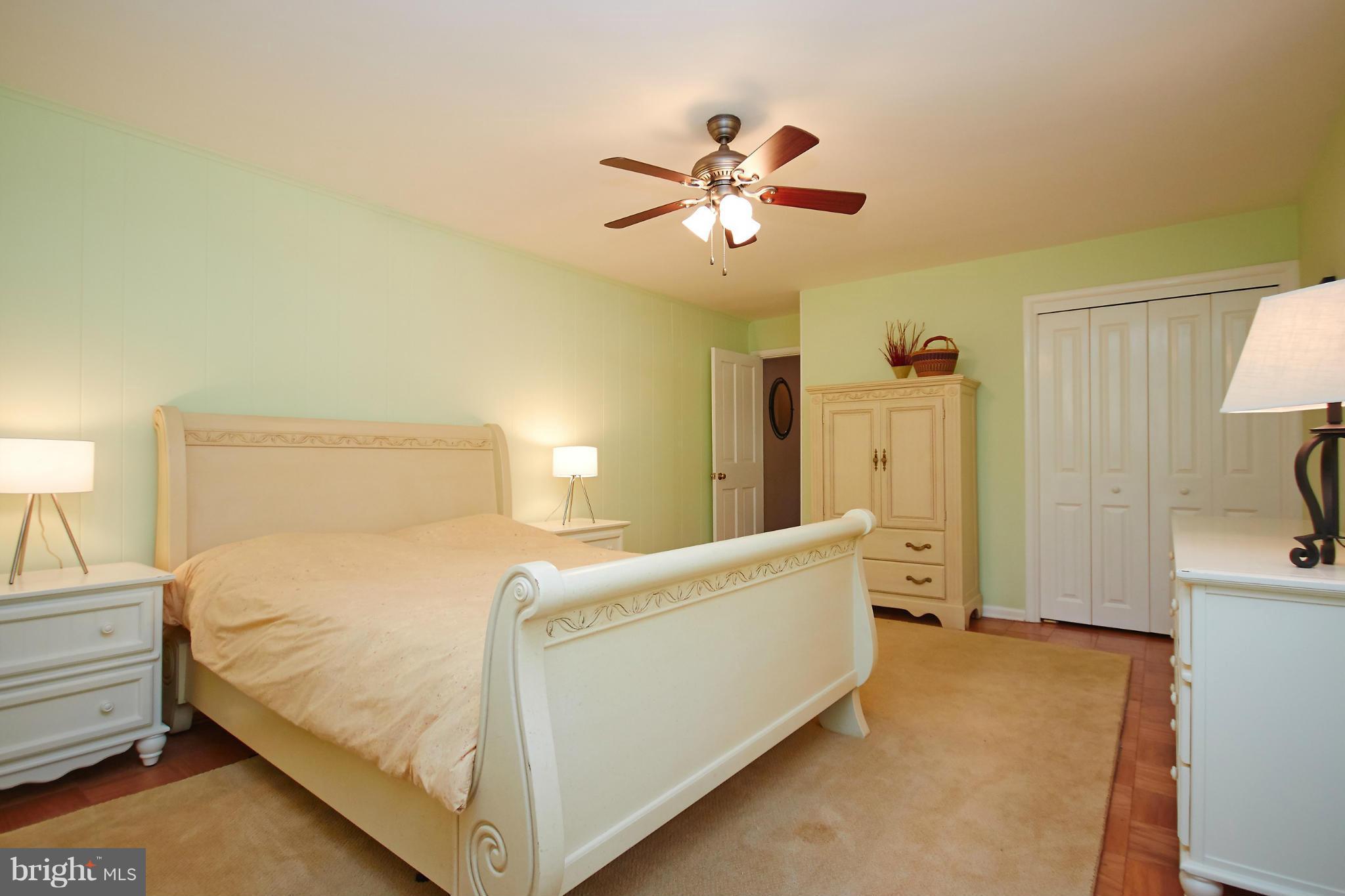 RIVERCREST - Residential