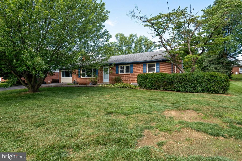 Photo of 2480 ELLENDALE DR, LANCASTER, PA 17602 (MLS # PALA2038162)