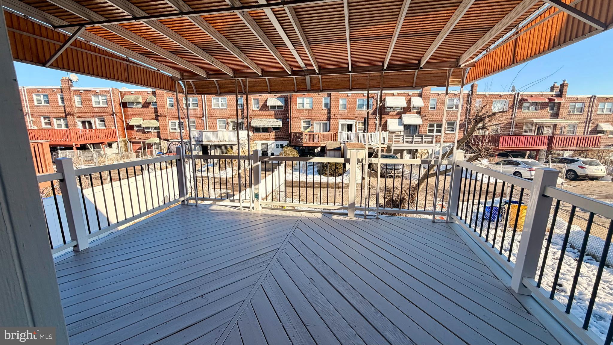 OXFORD CIRCLE - Residential