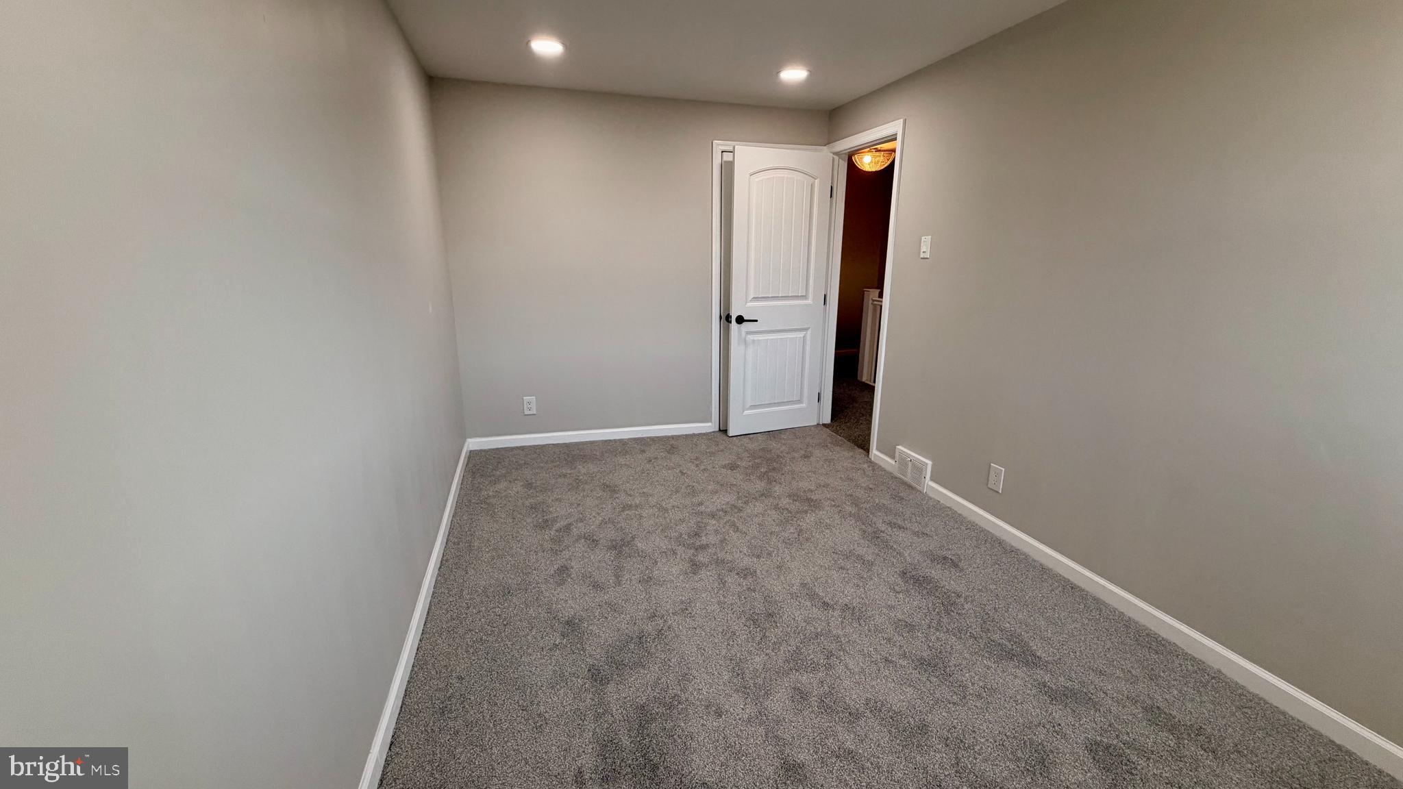 OXFORD CIRCLE - Residential