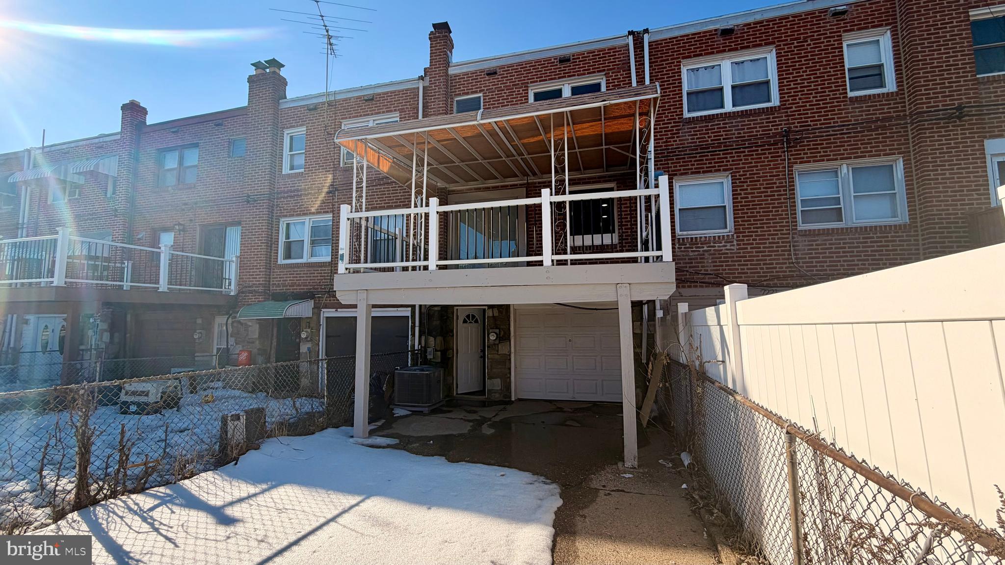 OXFORD CIRCLE - Residential