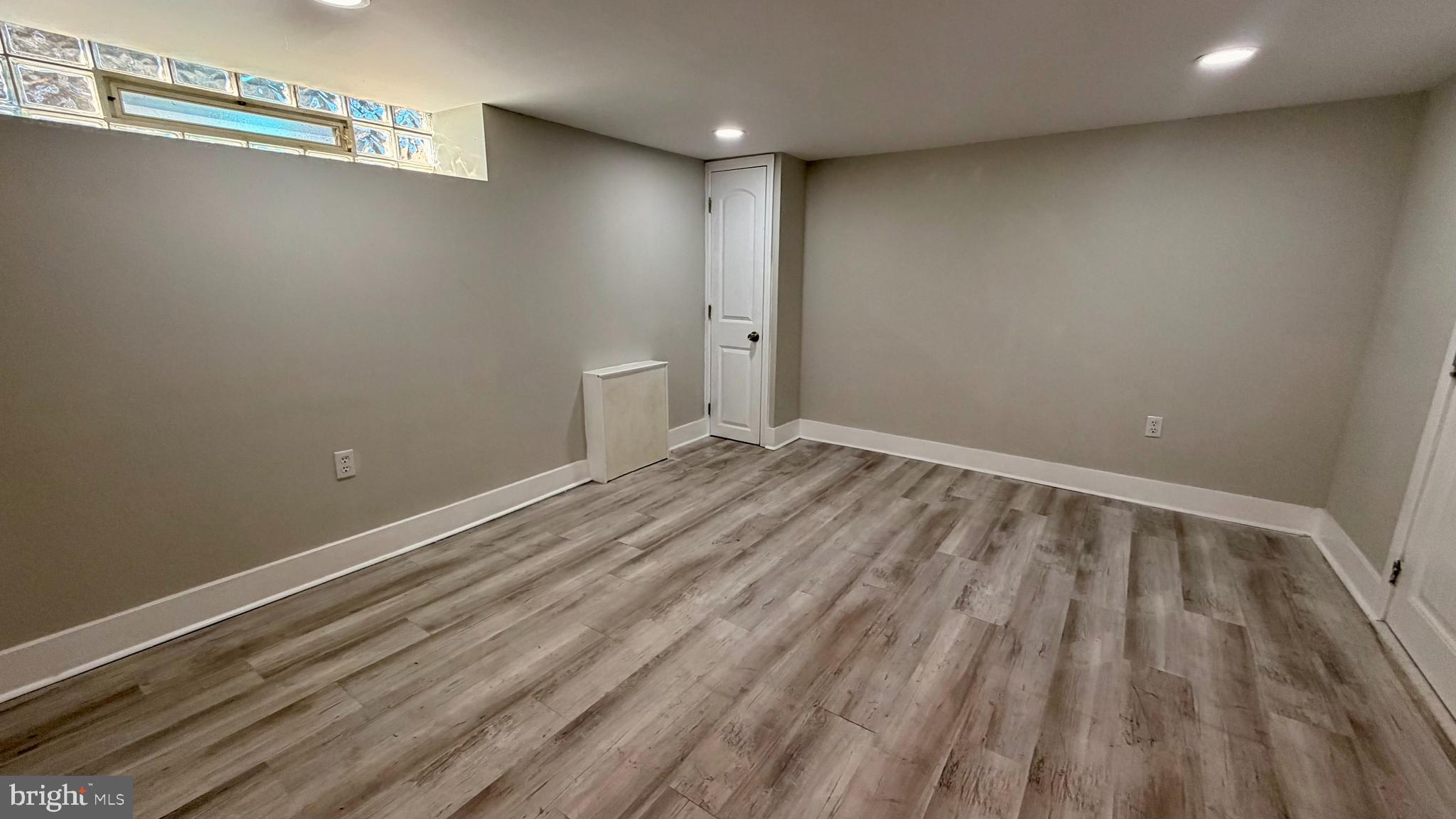 OXFORD CIRCLE - Residential