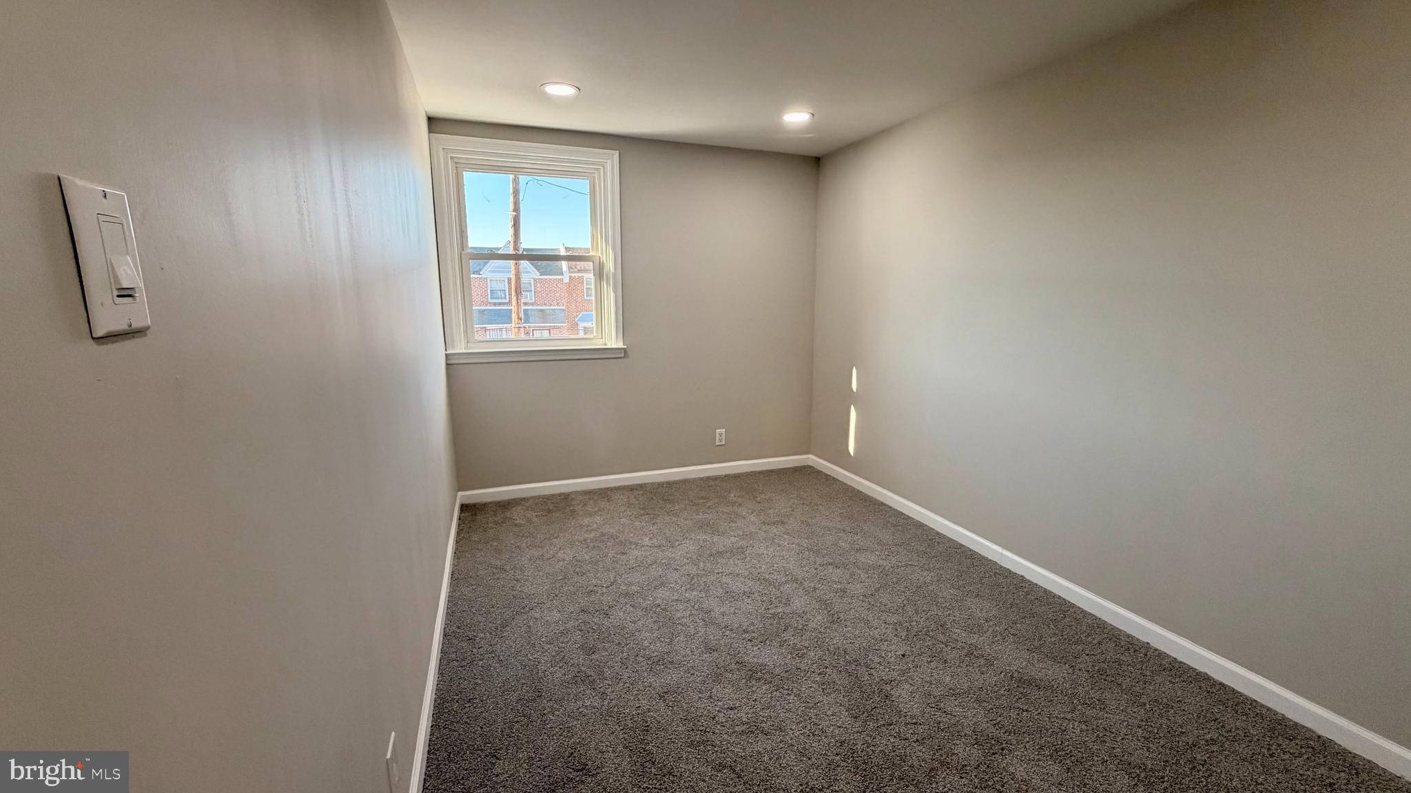 OXFORD CIRCLE - Residential