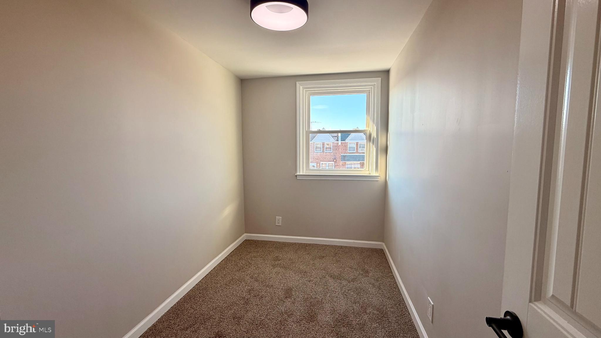 OXFORD CIRCLE - Residential