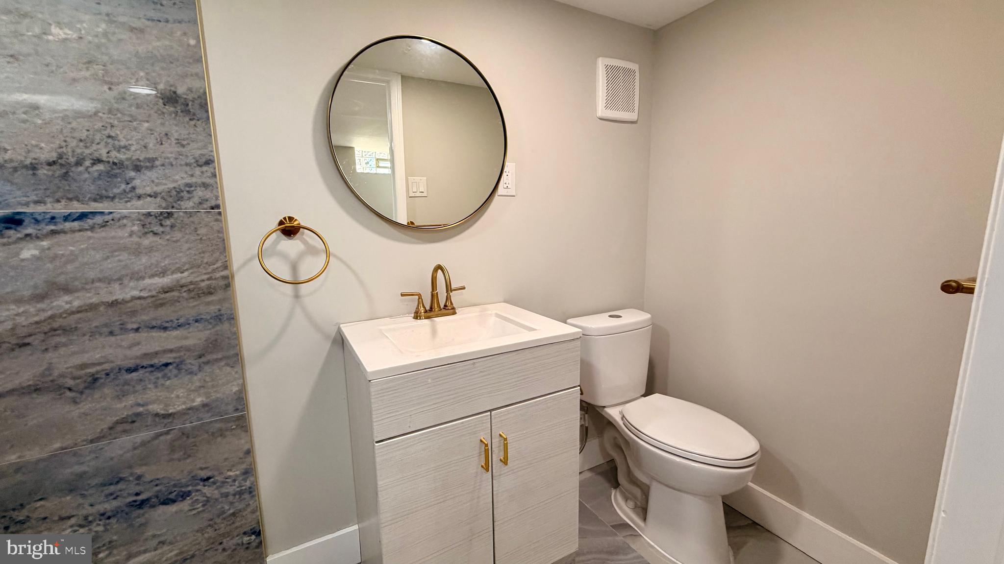 OXFORD CIRCLE - Residential